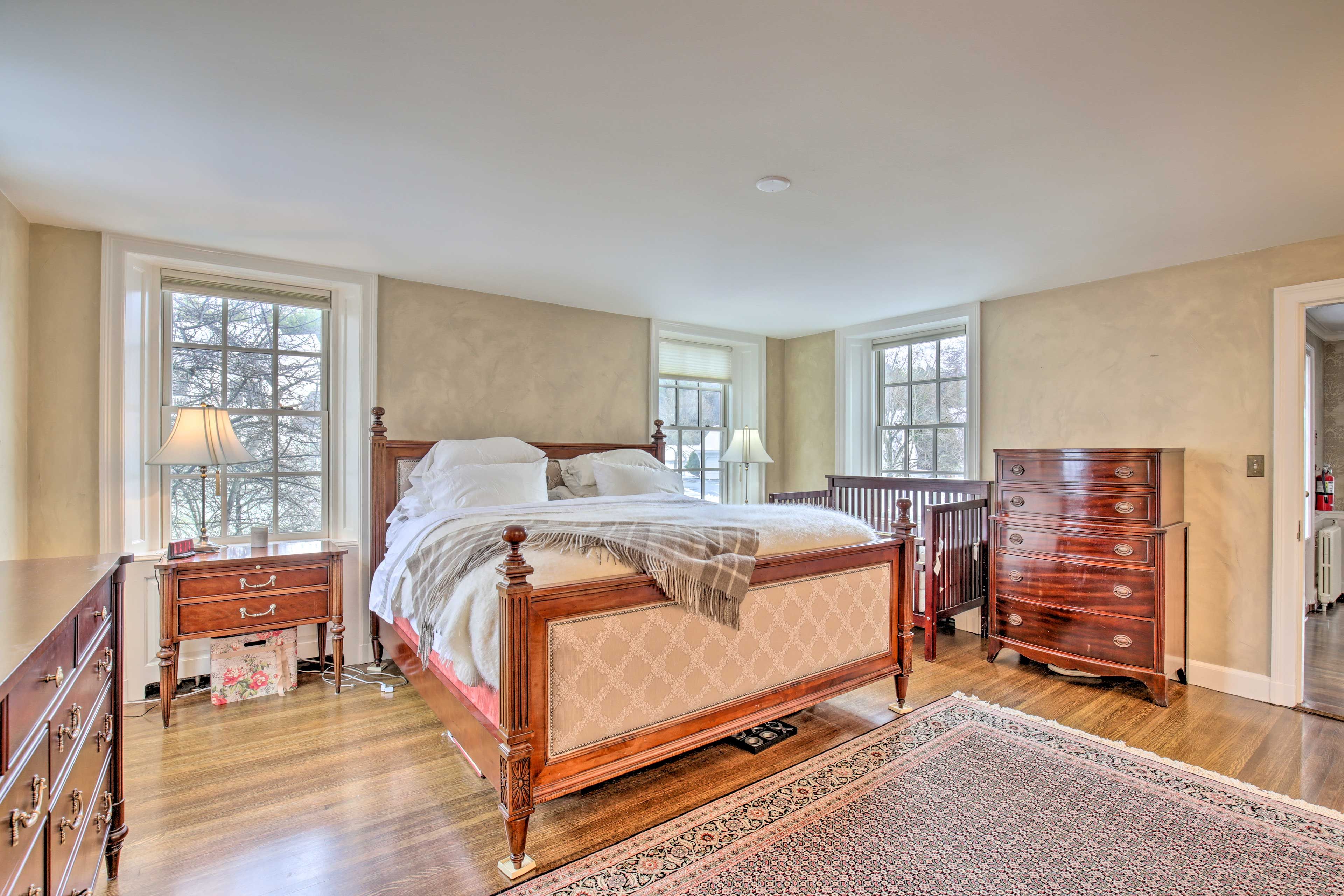 Bedroom 1 | King Bed