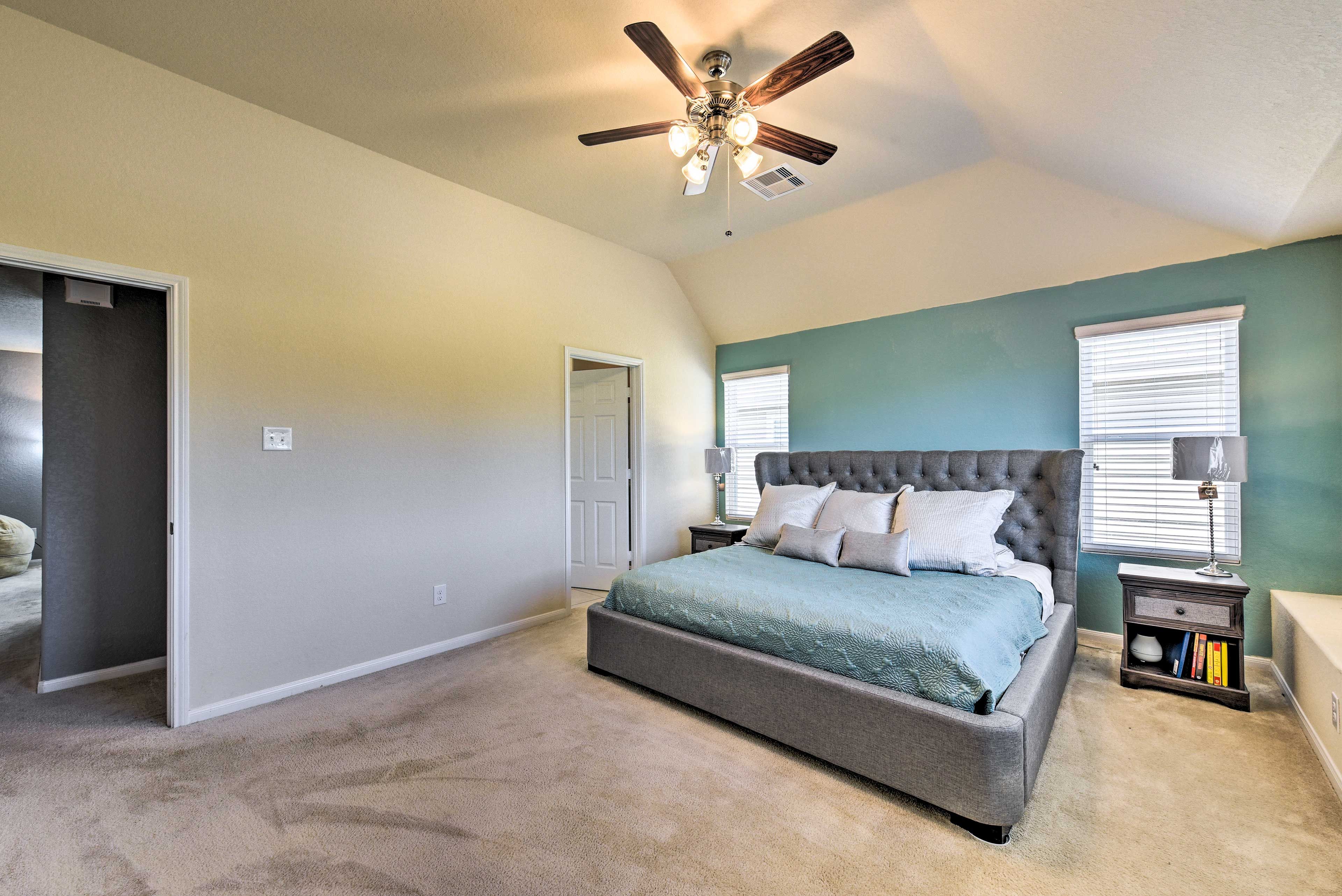 Bedroom 1 | King Bed | En-Suite Bathroom