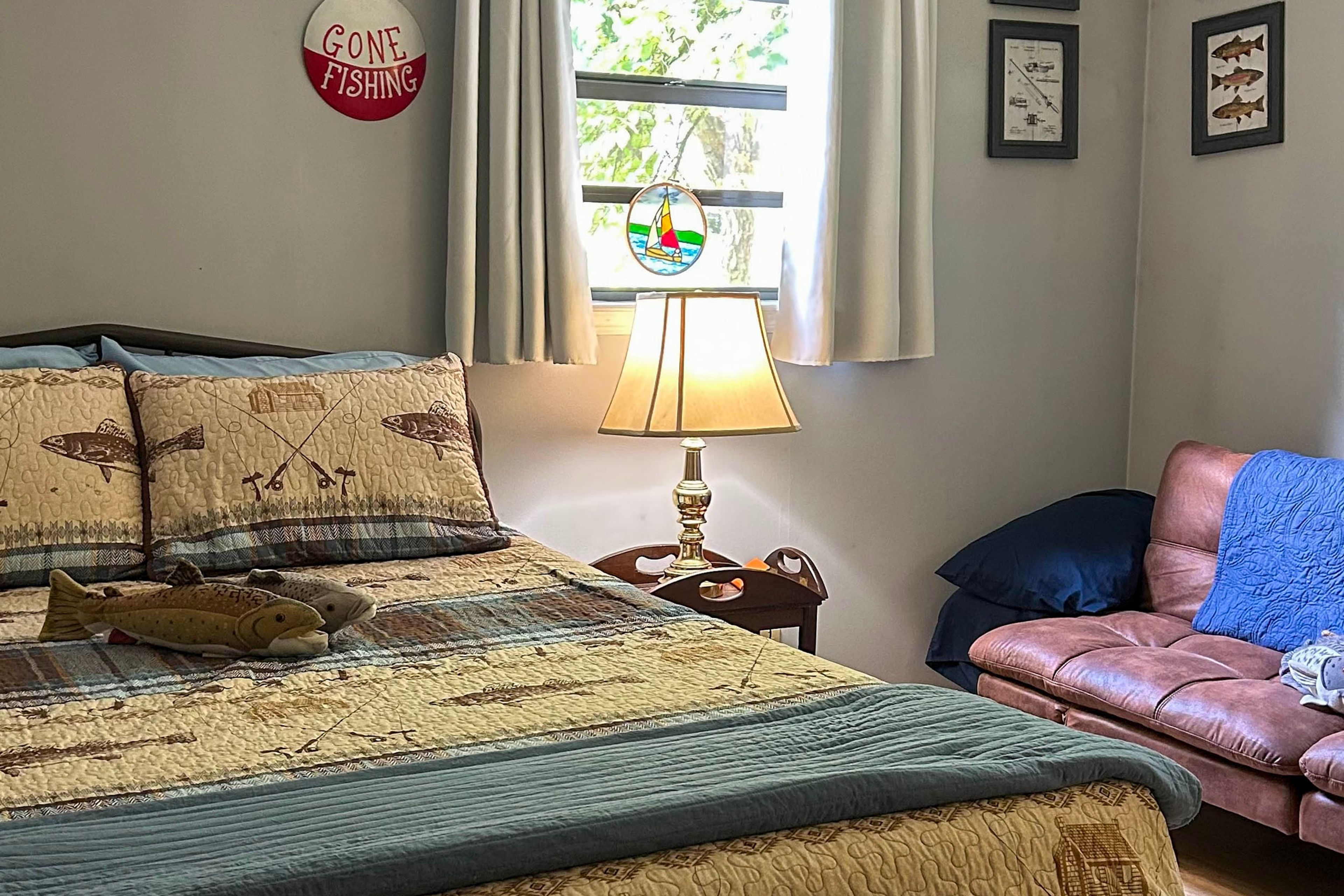 Bedroom 2 | Queen Bed | Futon