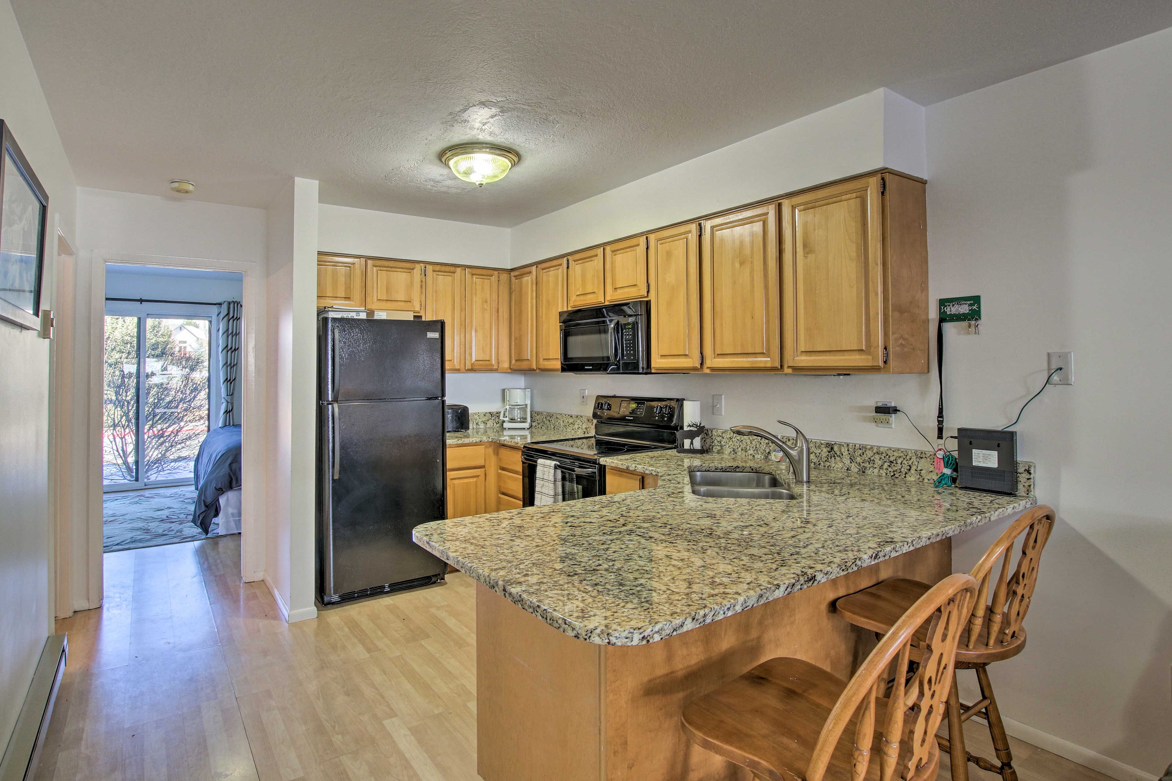 Fully Equipped Kitchen | Breakfast Bar