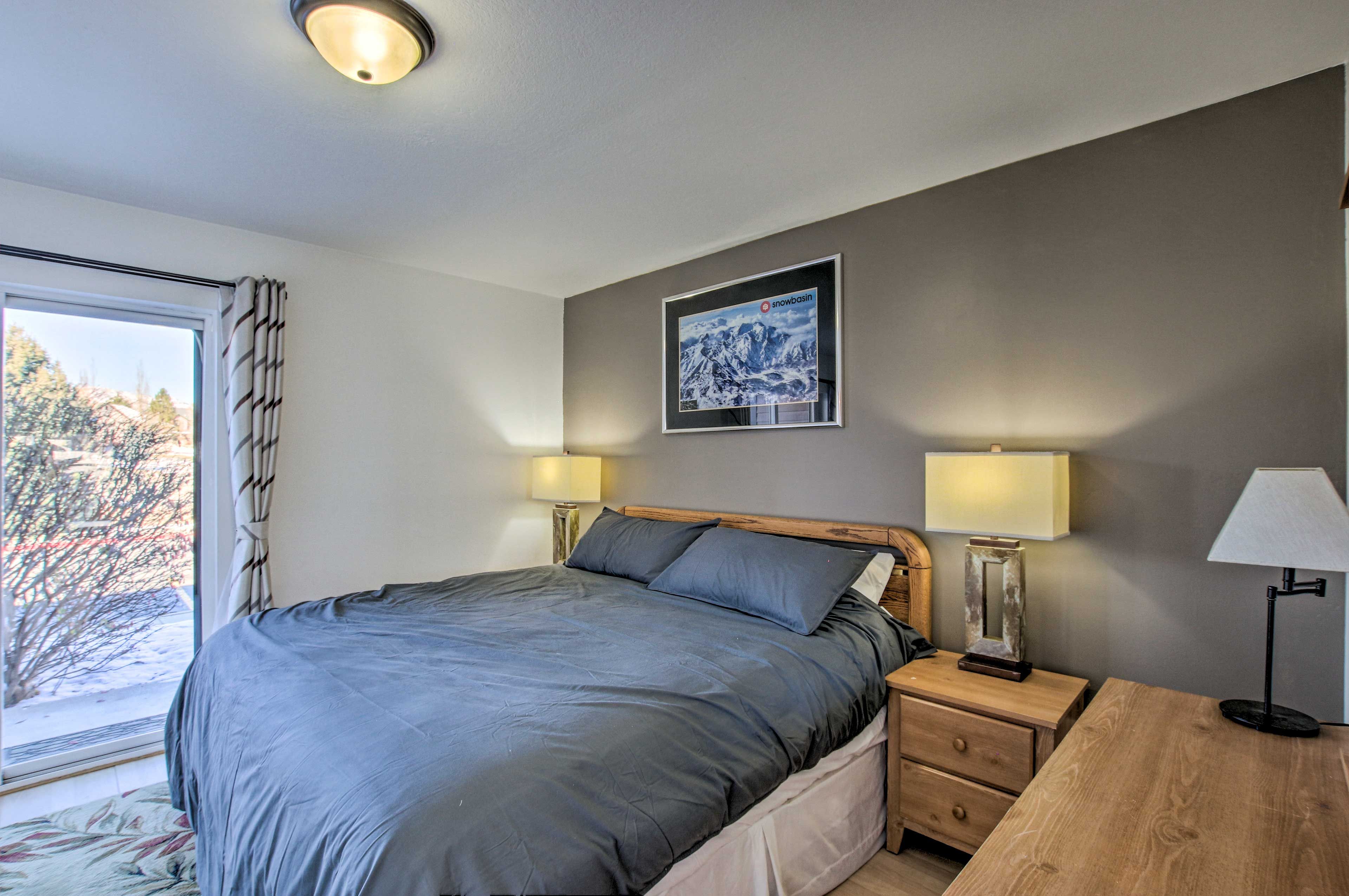 Bedroom | Queen Bed