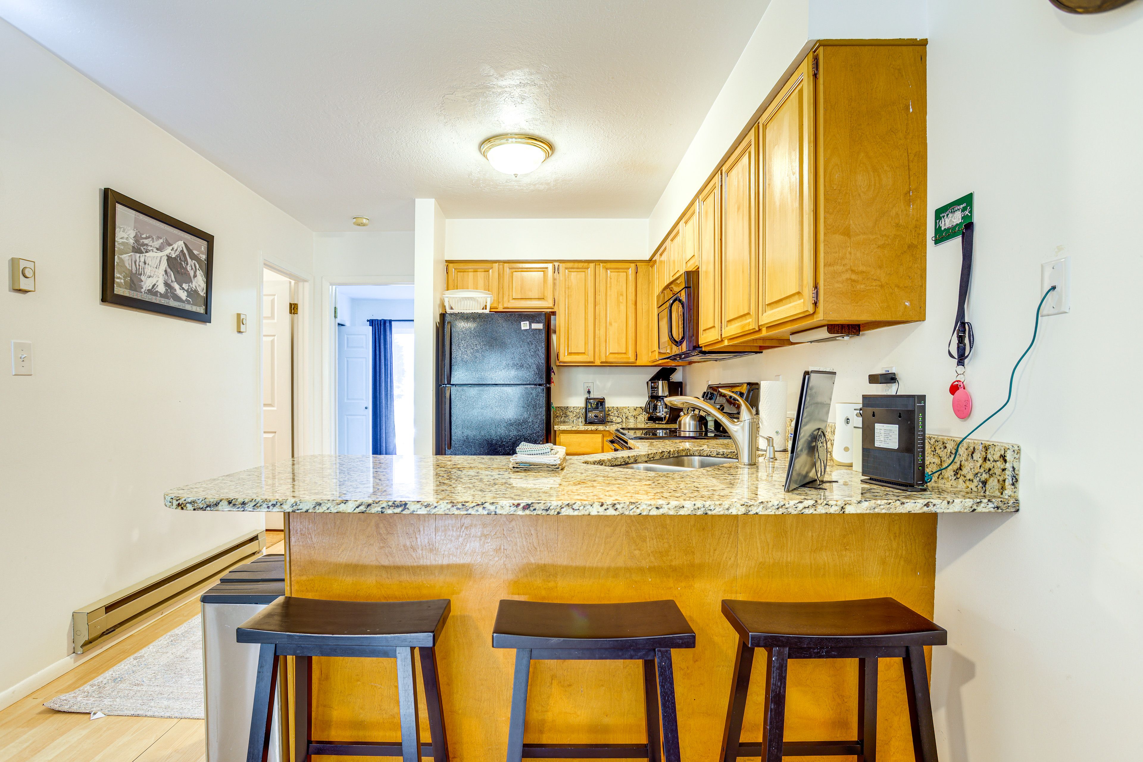 Fully Equipped Kitchen | Breakfast Bar