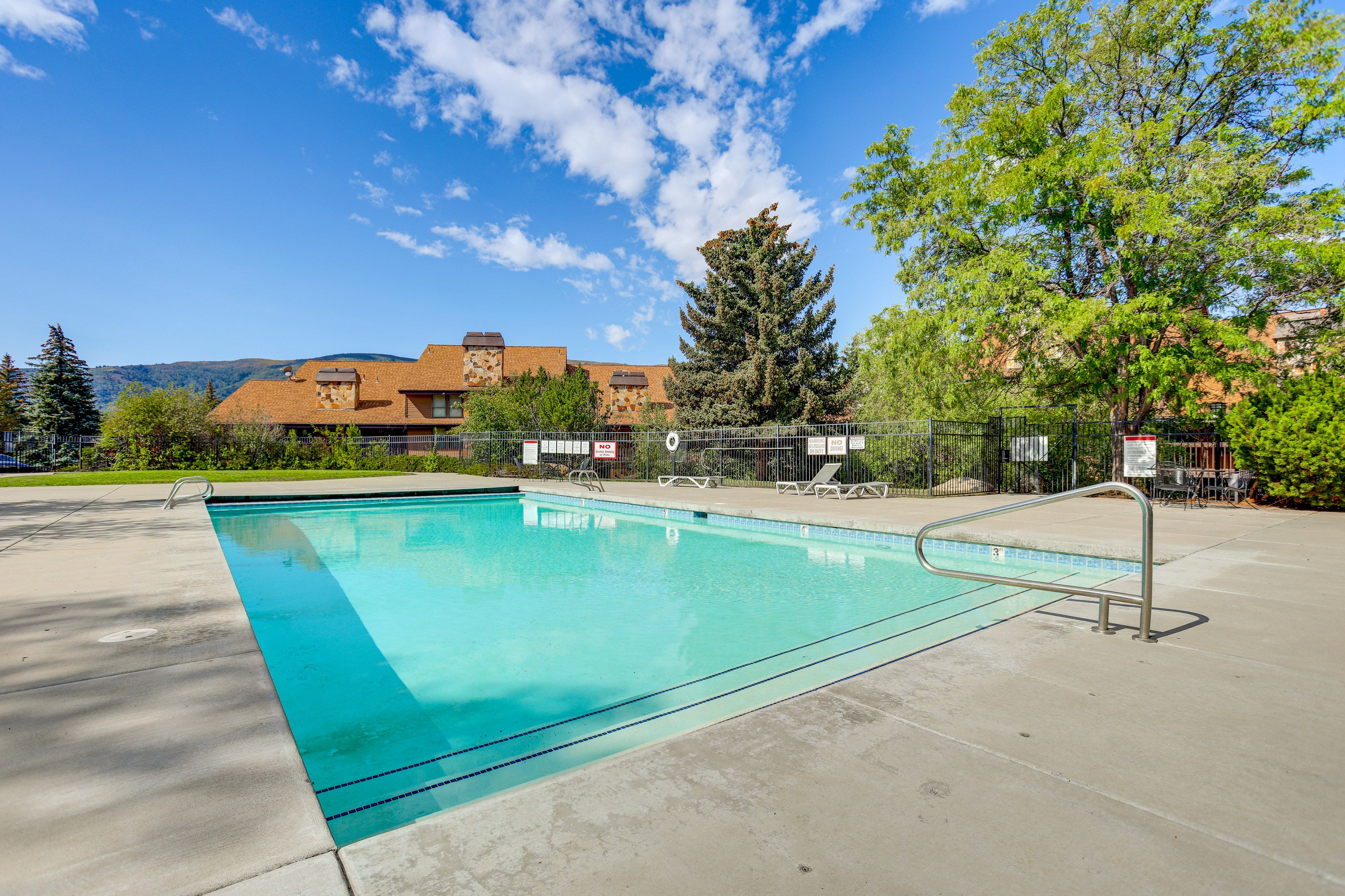 Wolf Lodge Condominiums Amenities | Seasonal Swimming Pool (Open Through Sept)