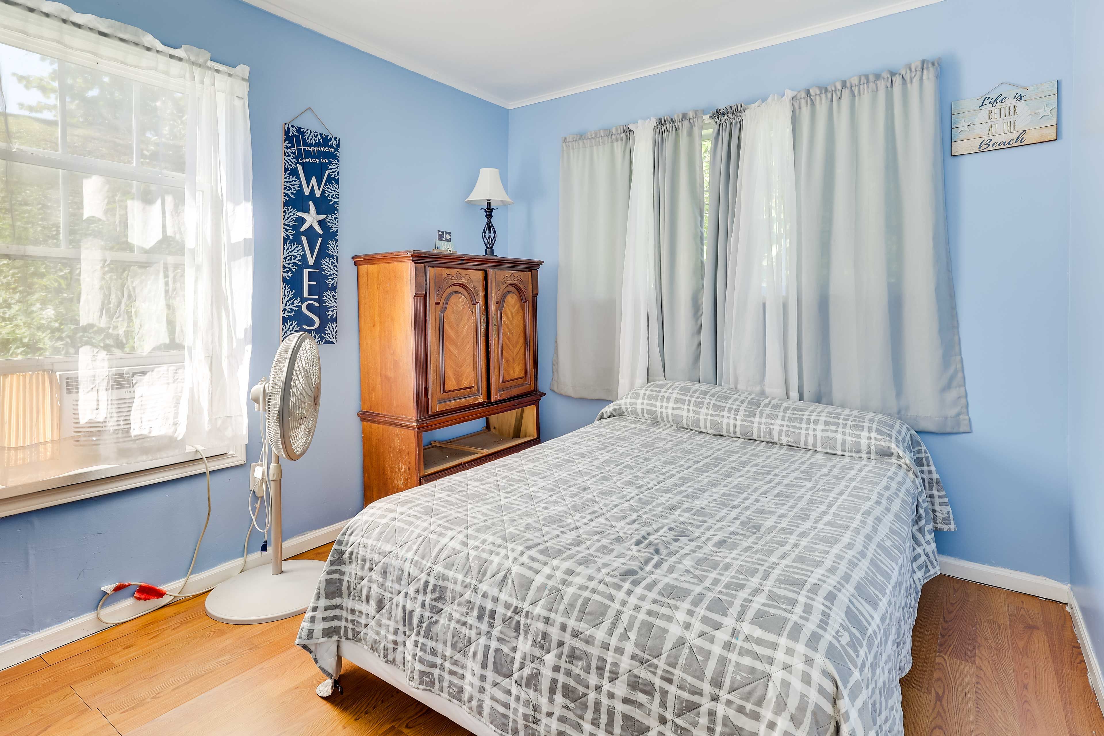 Bedroom 2 | Queen Bed