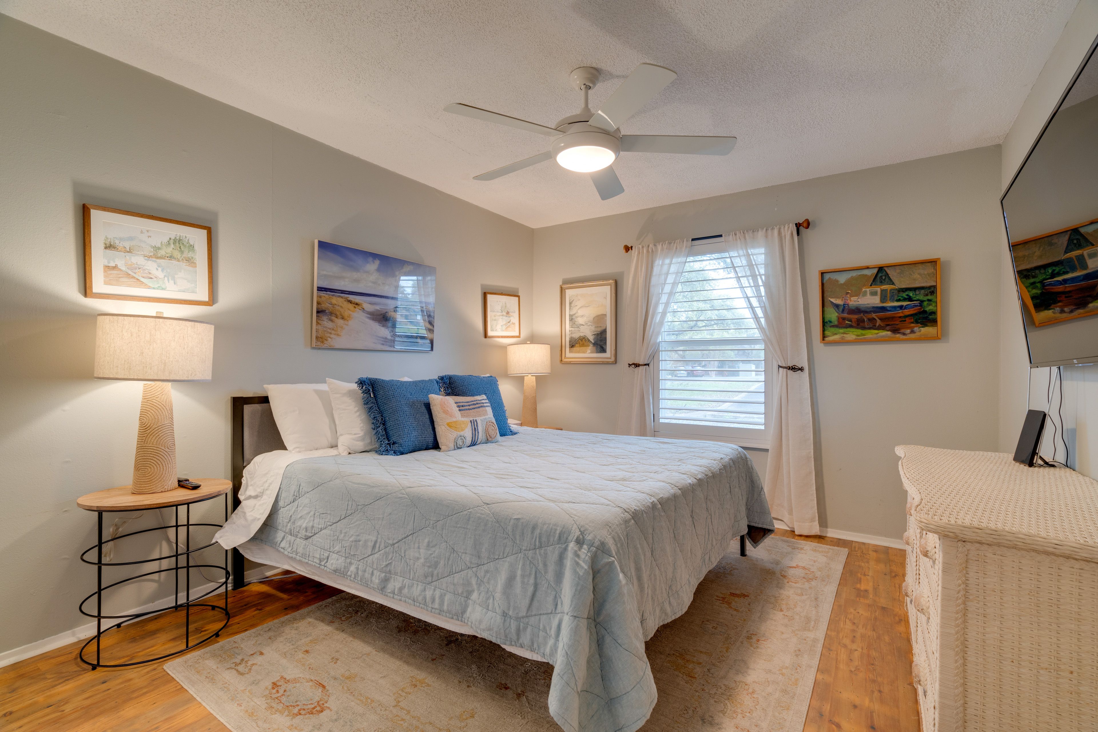 Bedroom 3 | King Bed