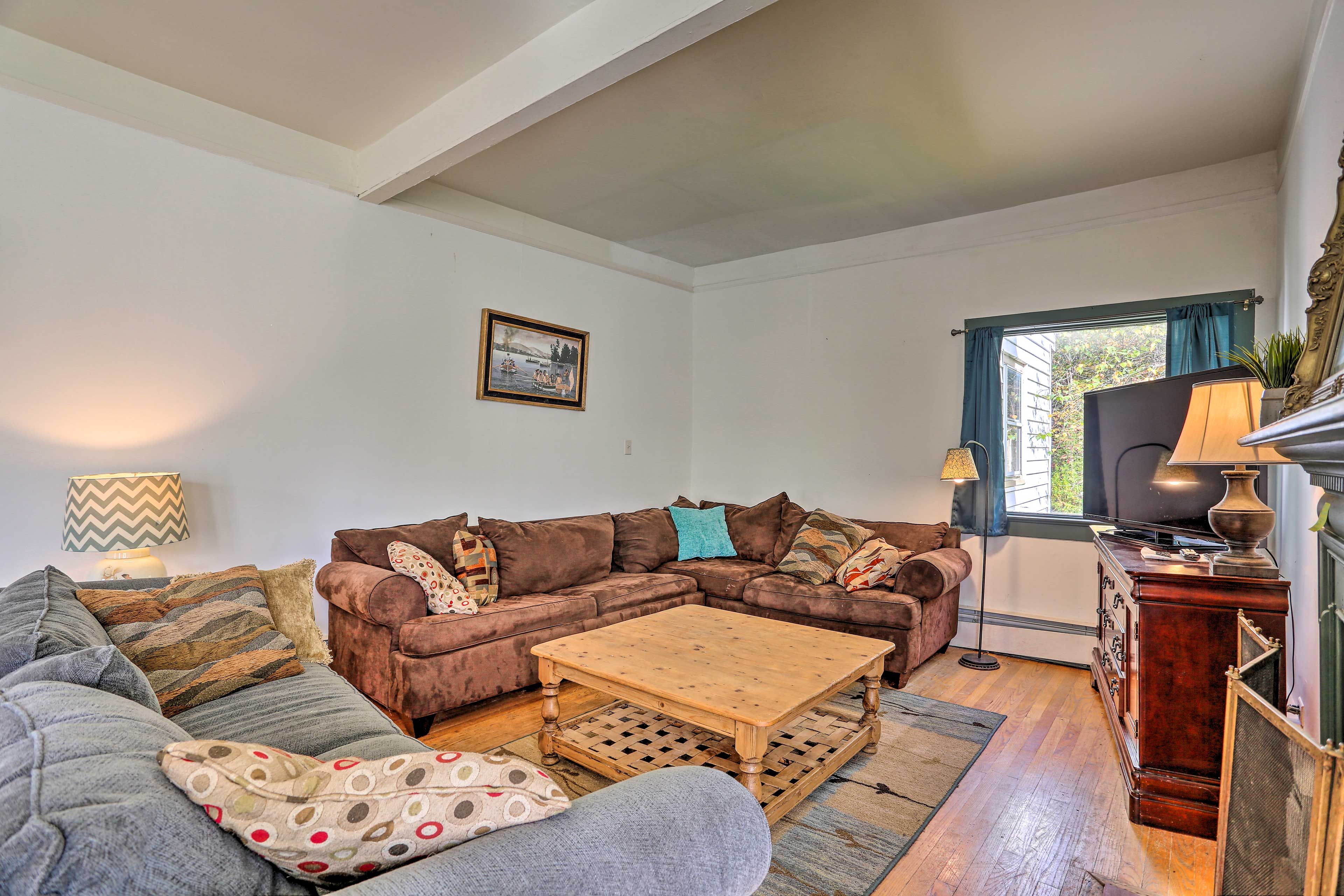 Ideal for a family get-together, this vacation rental can host up to 10 guests.