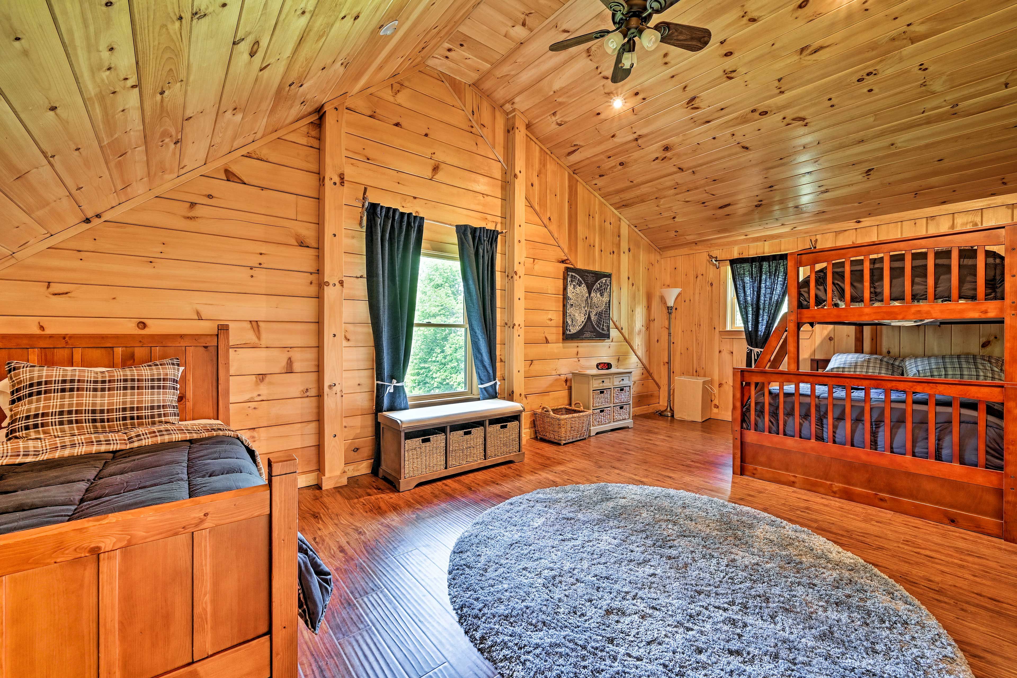 Bedroom 2 | Twin Bed | Twin/Full Bunk Bed