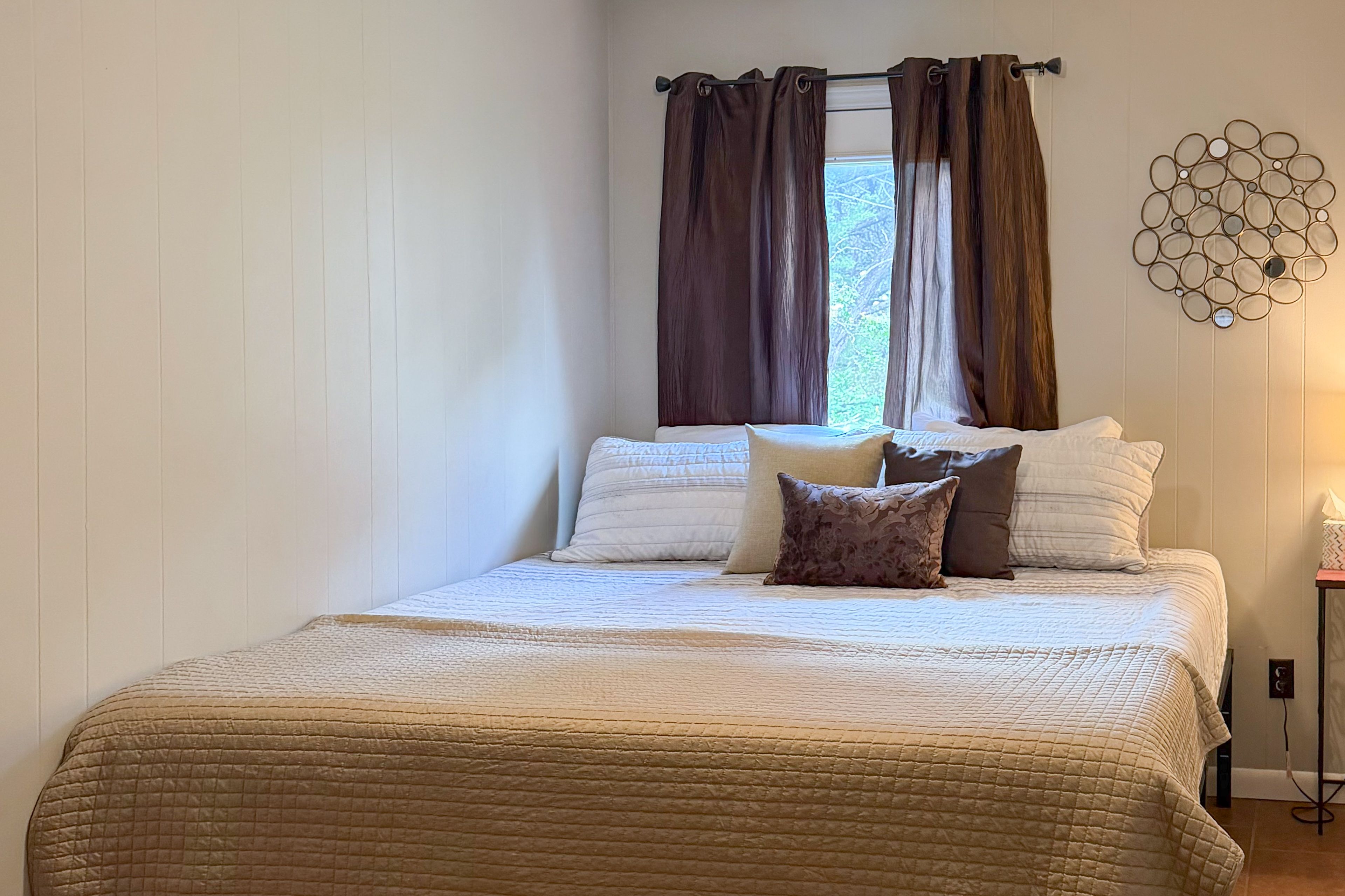 Bedroom 2 | King Bed