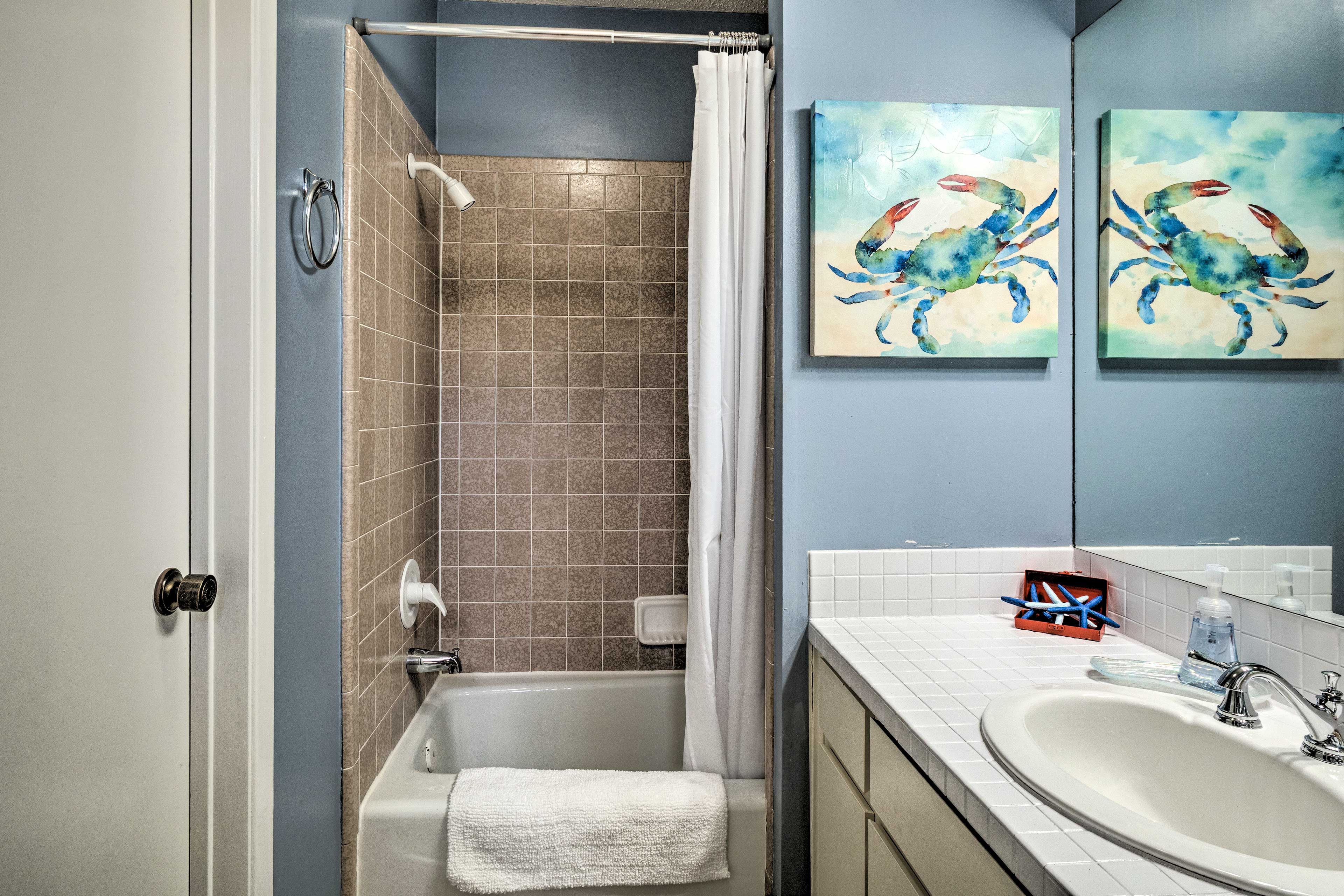 Full Bathroom | 2nd Floor
