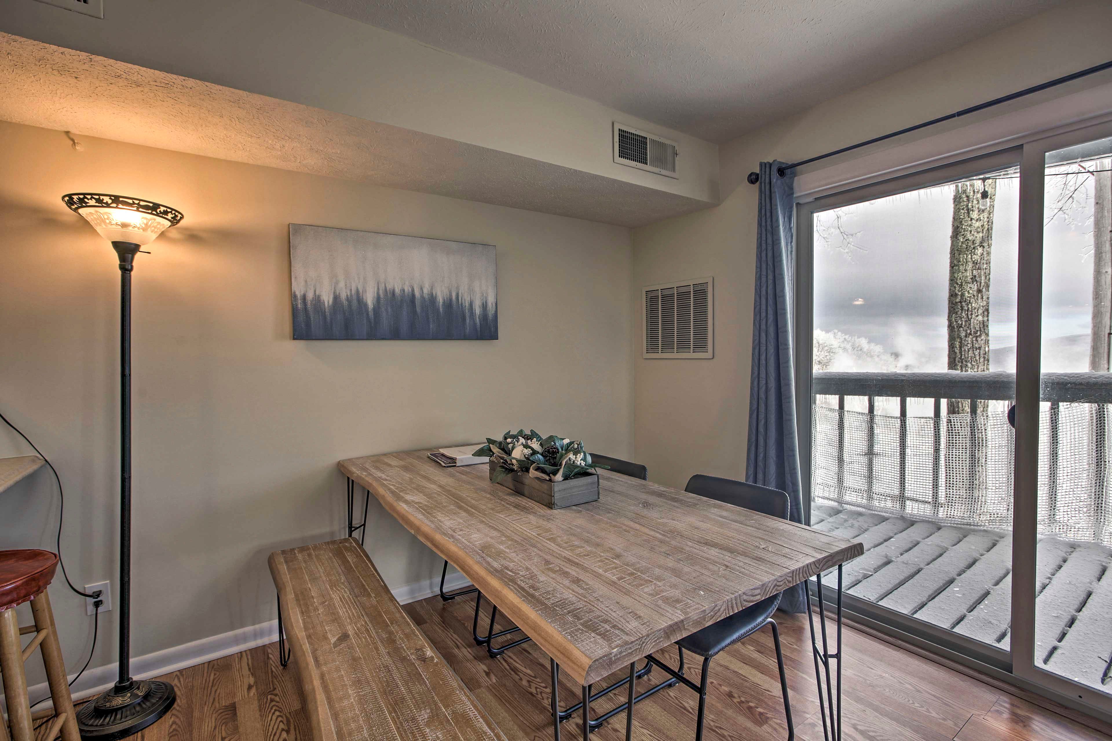 Living Room | Dining Area