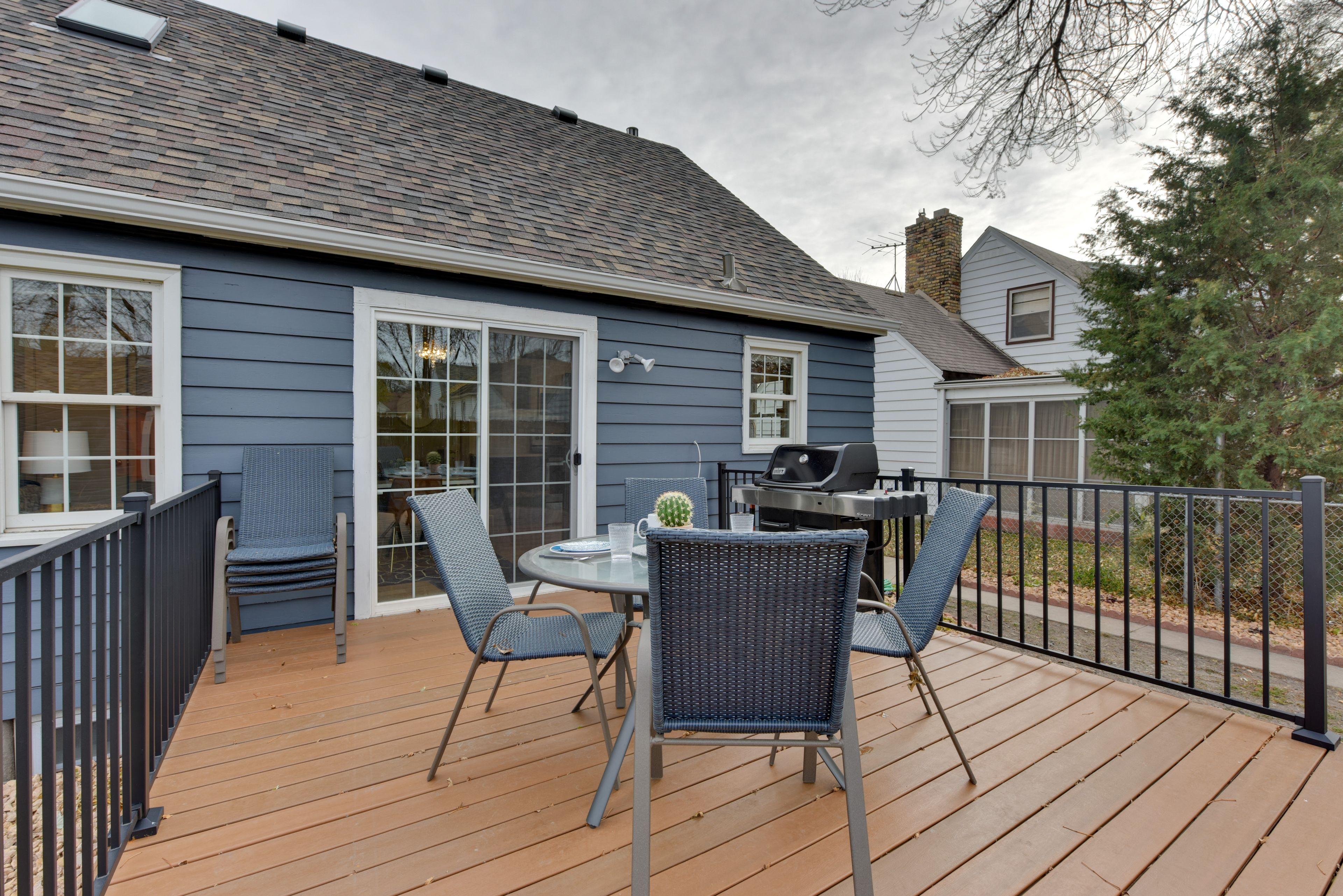 Furnished Deck | Gas Grill