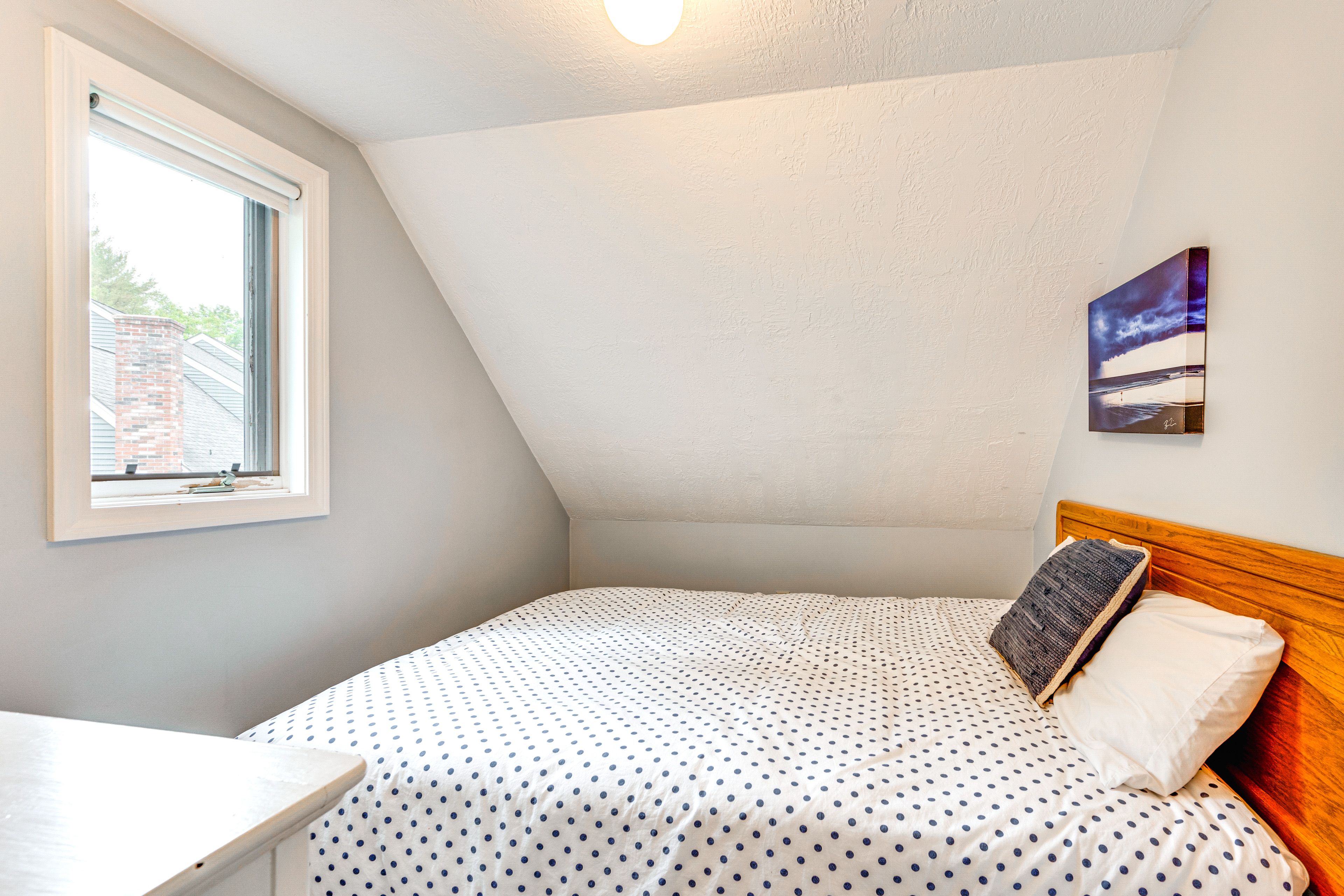Bedroom 2 | Queen Bed