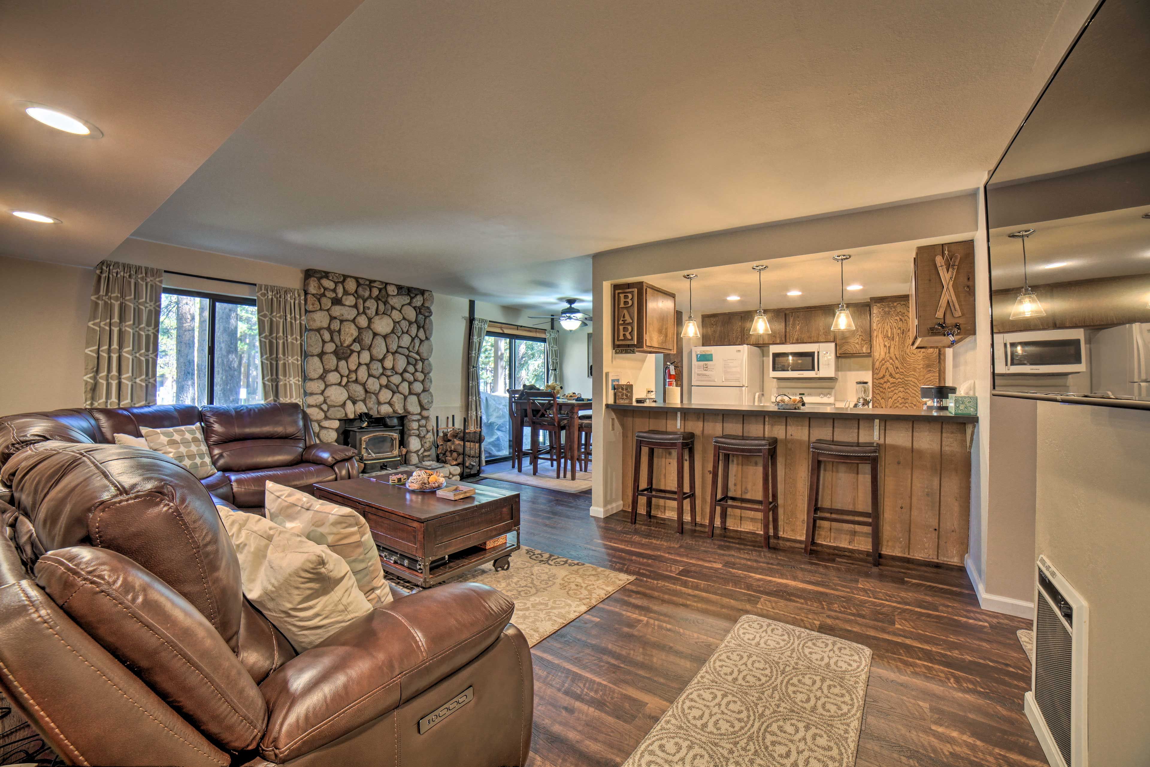 Living Room | Free WiFi