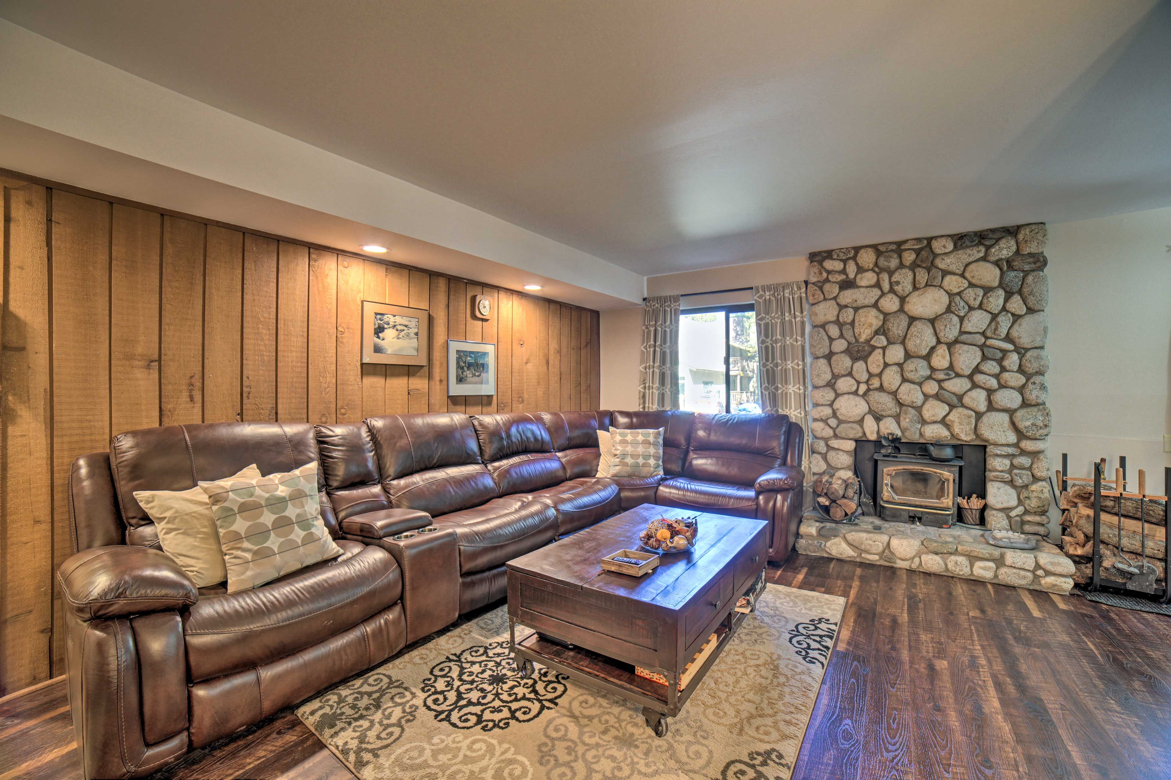 Living Room | Smart TV