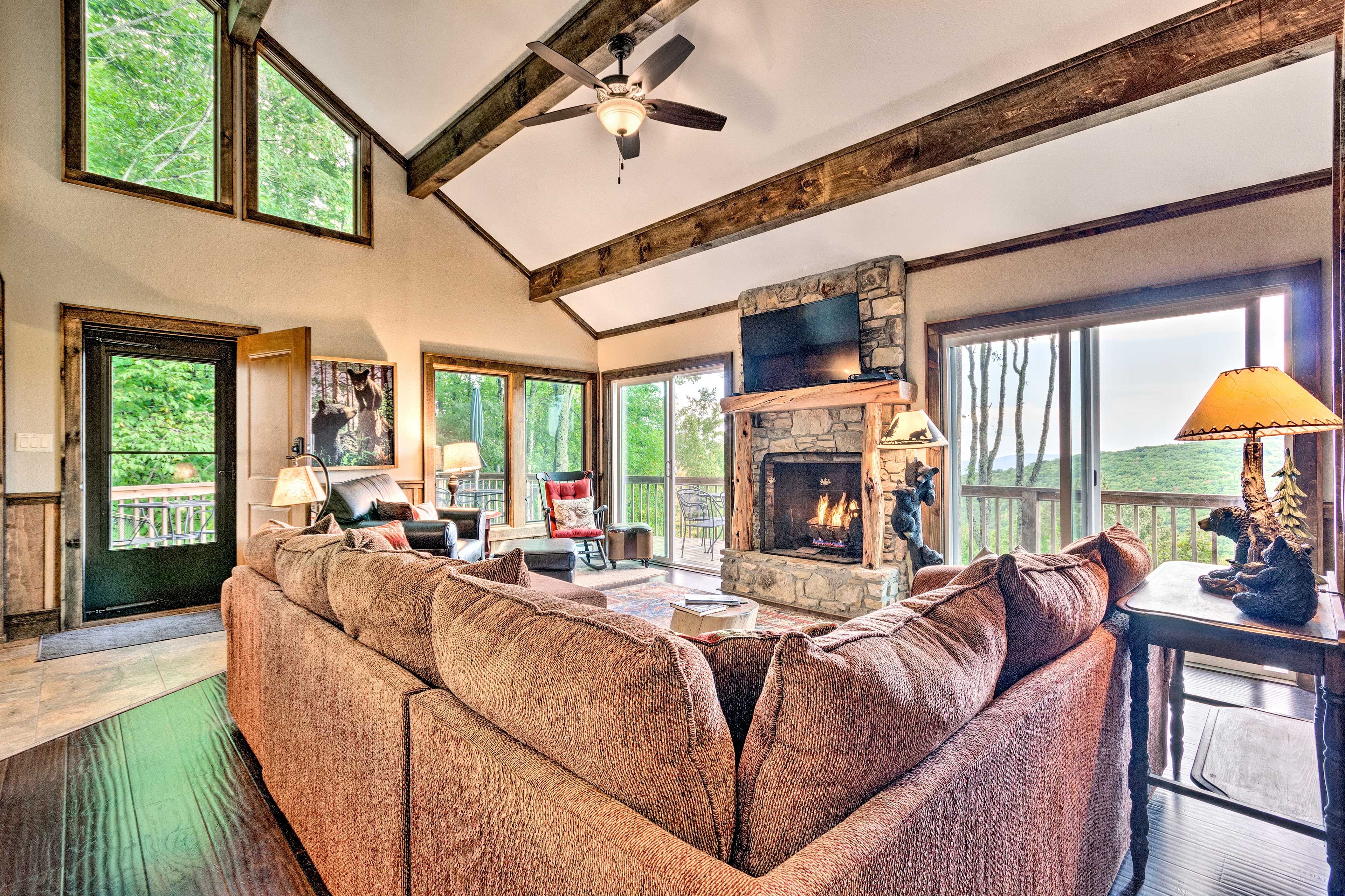 Beech Mountain Vacation Rental | 5BR | 3BA | 2,100 Sq Ft | Stairs Required