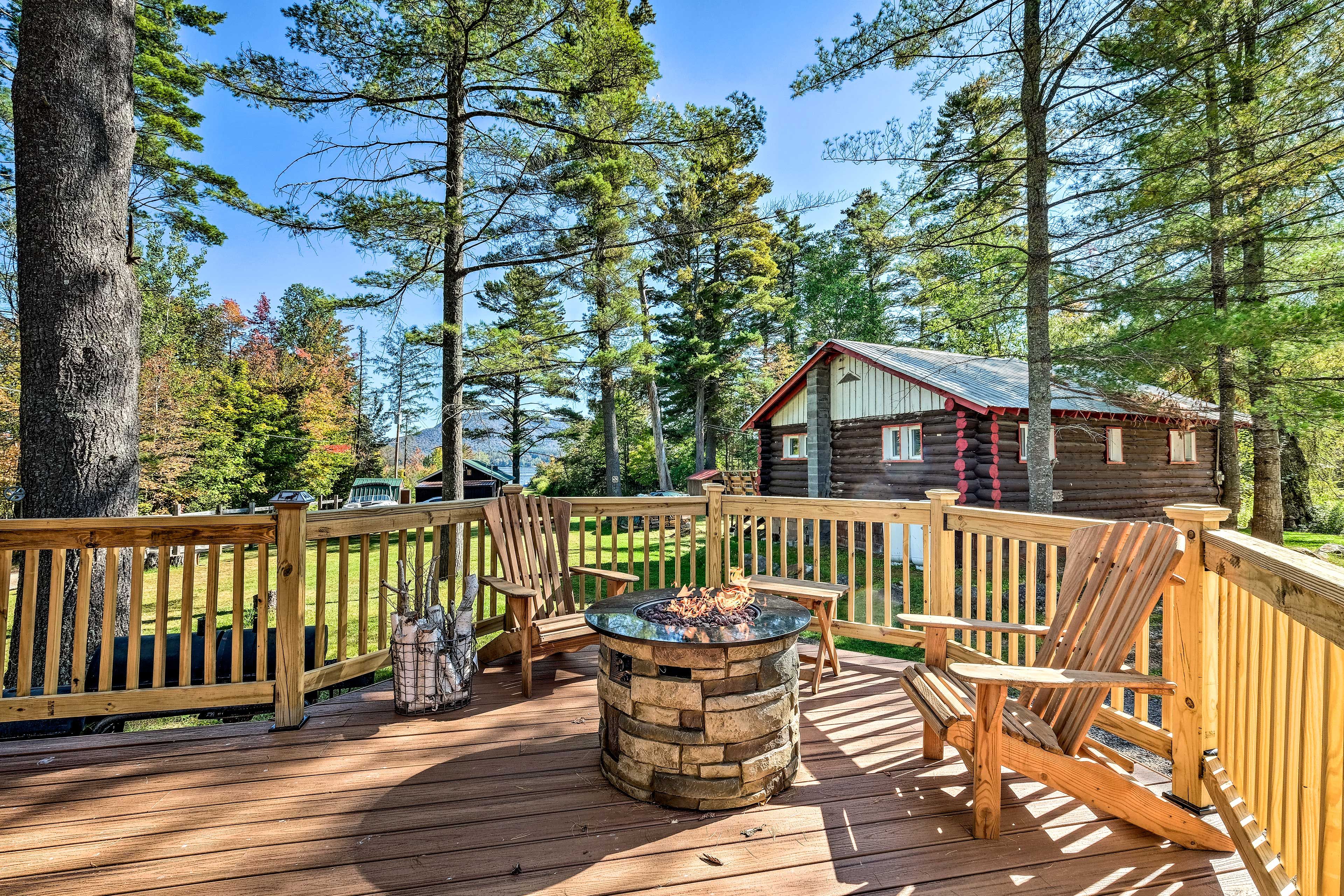 Furnished Deck | Mountain Views