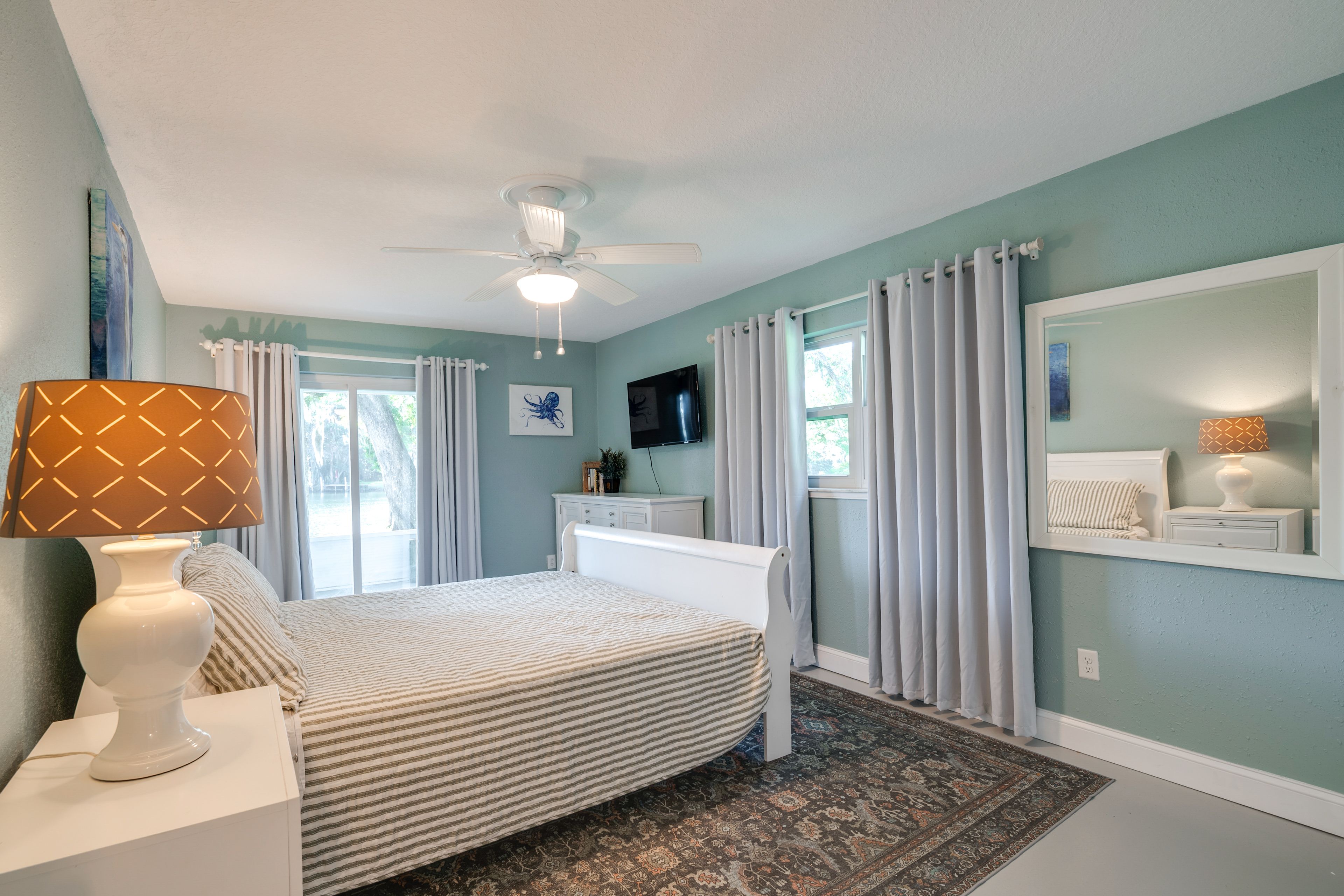 Bedroom 1 | King Bed | Linens Provided