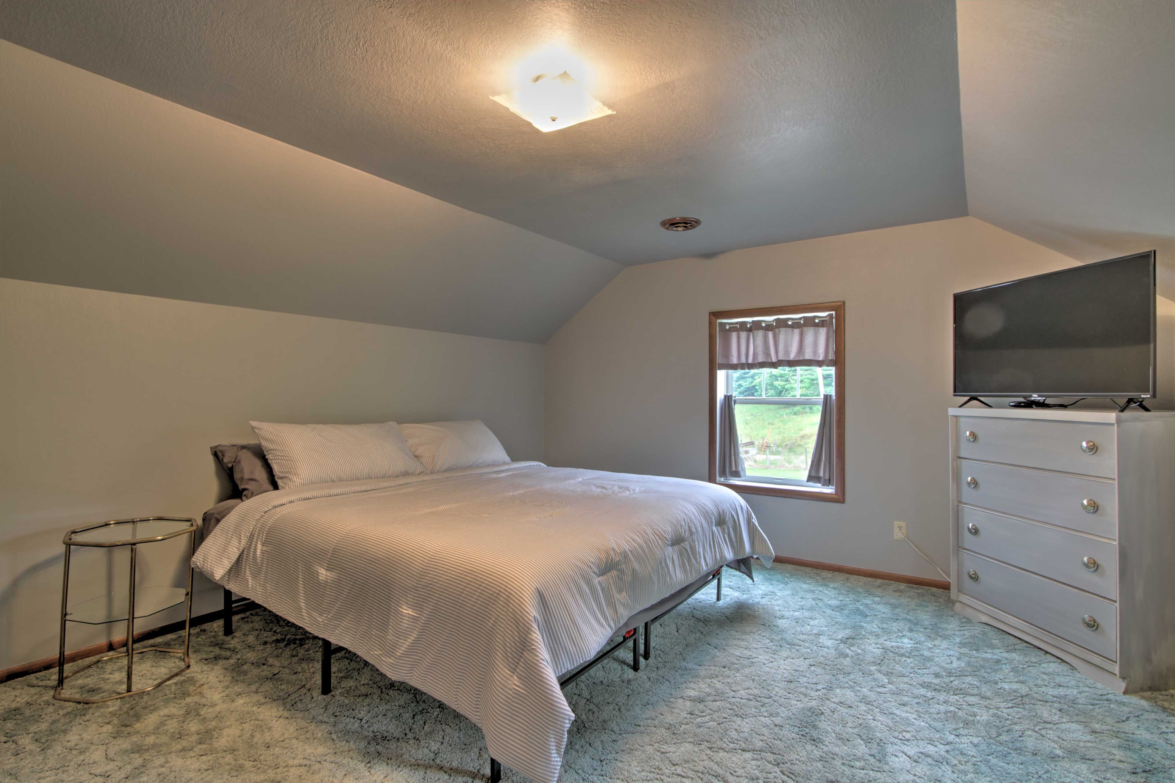 Bedroom 3 | King Bed