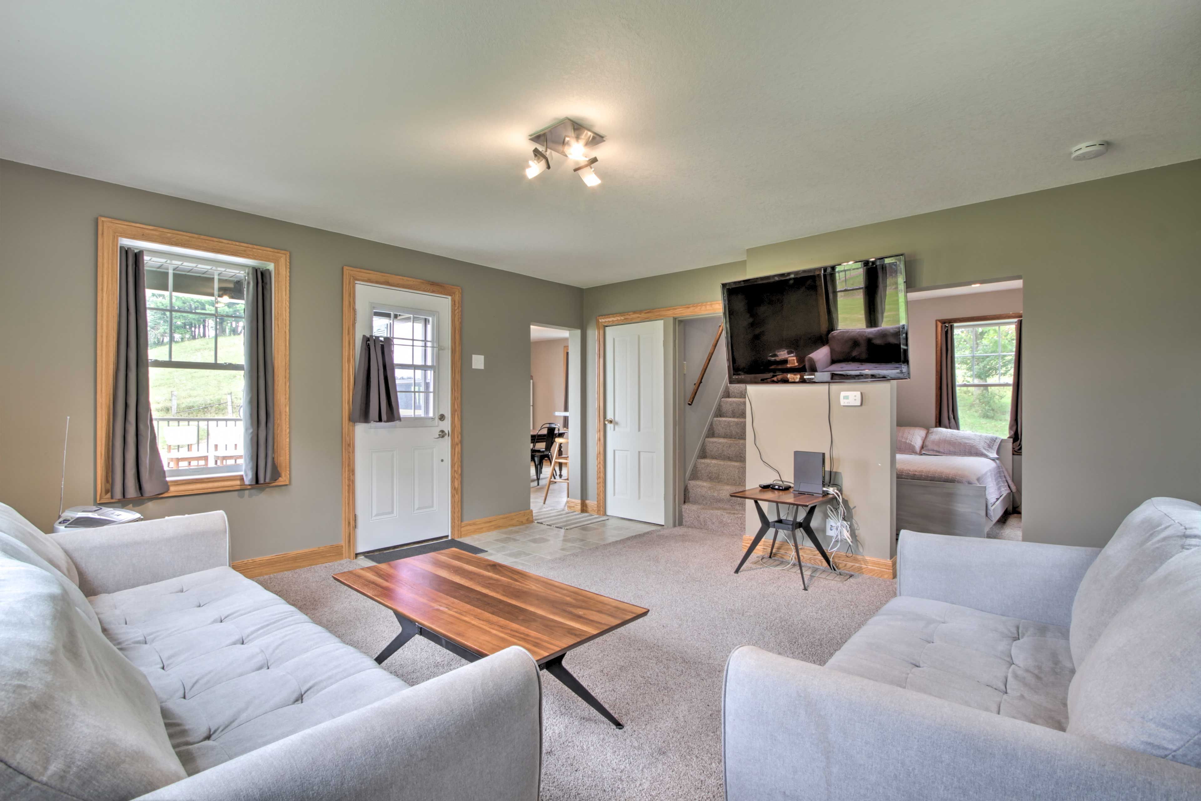 Living Room | Cable TV | Free WiFi