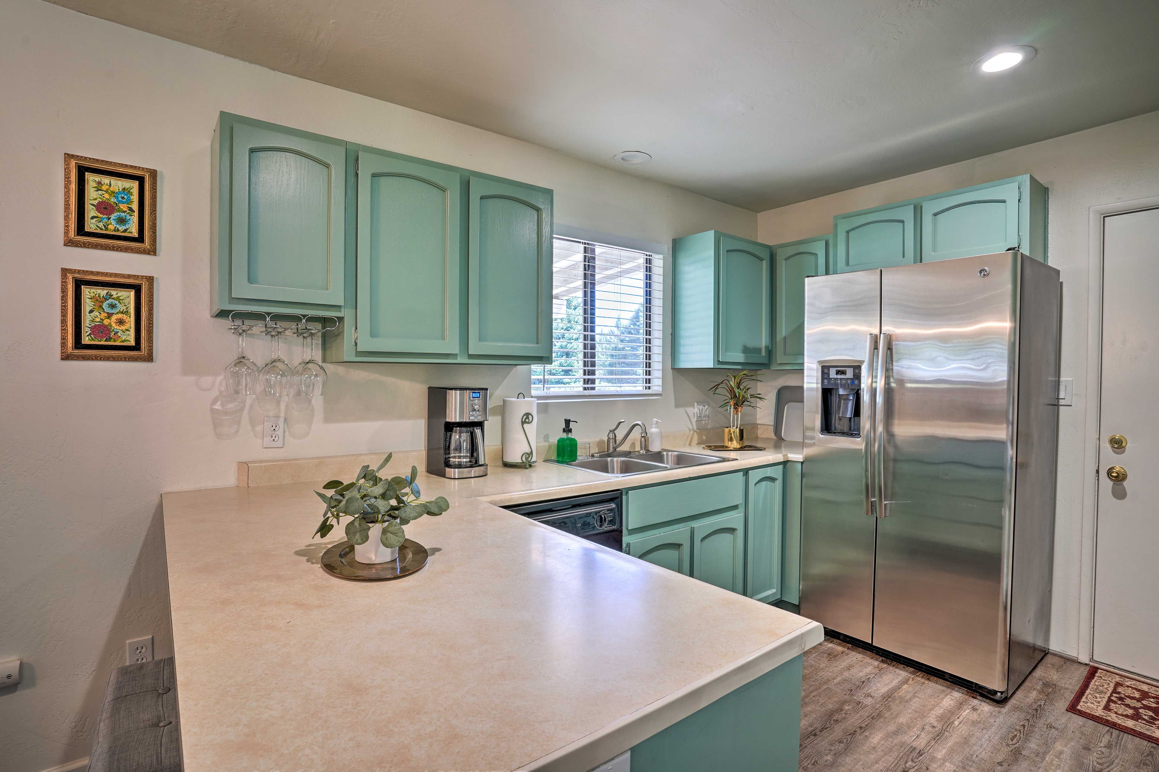 Kitchen | Fully Equipped | Dishware Provided