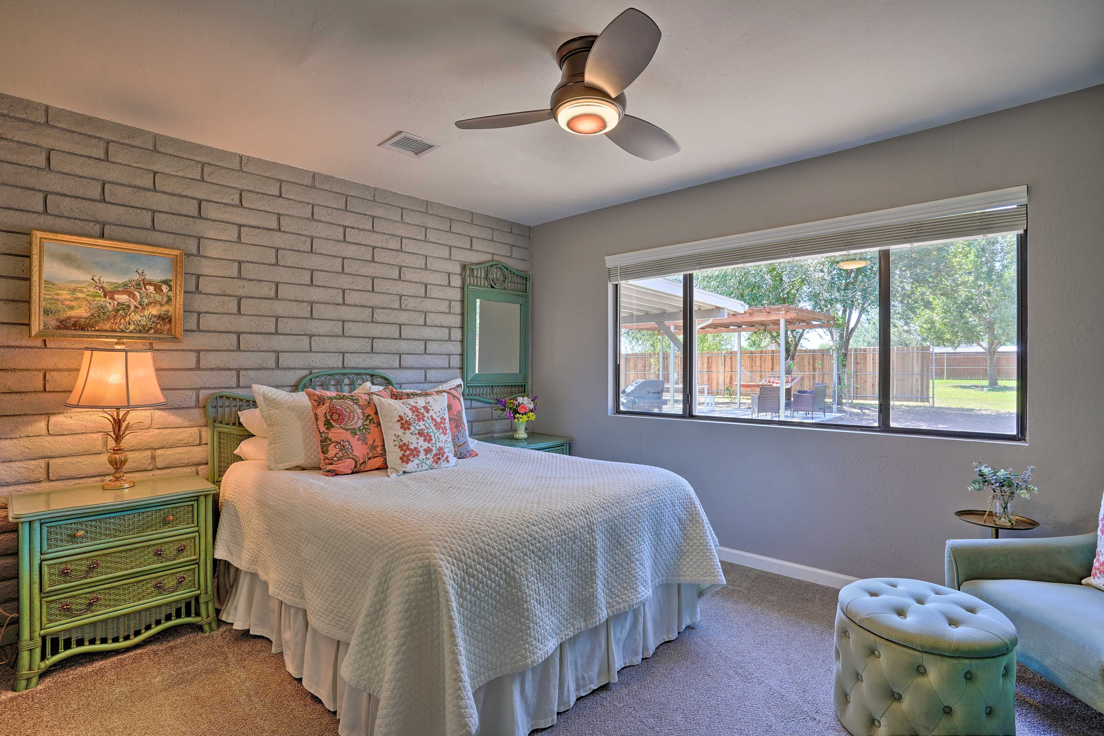Bedroom 2 | Queen Bed