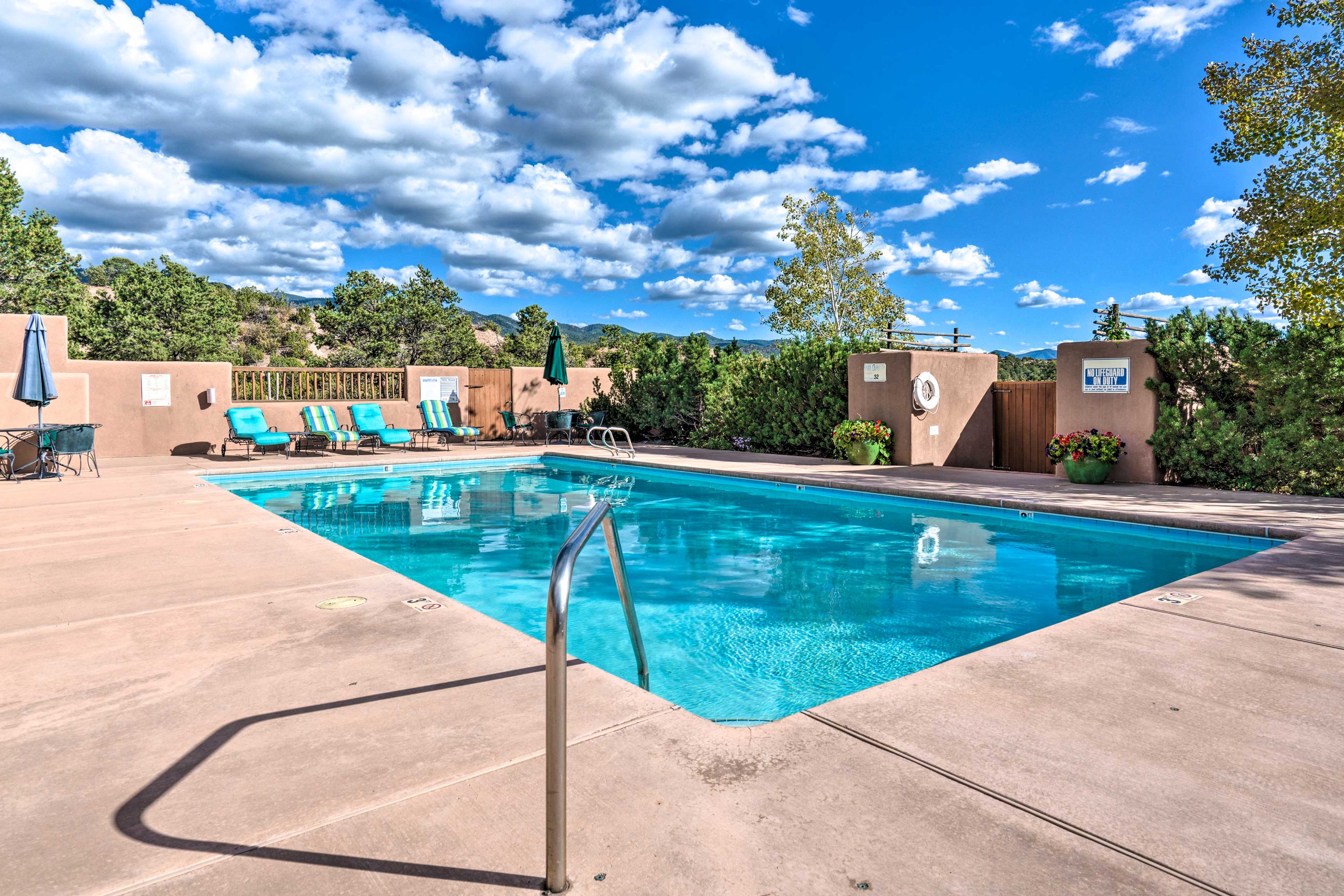 You'll find your high-desert oasis at this Pueblo Encantado condo!