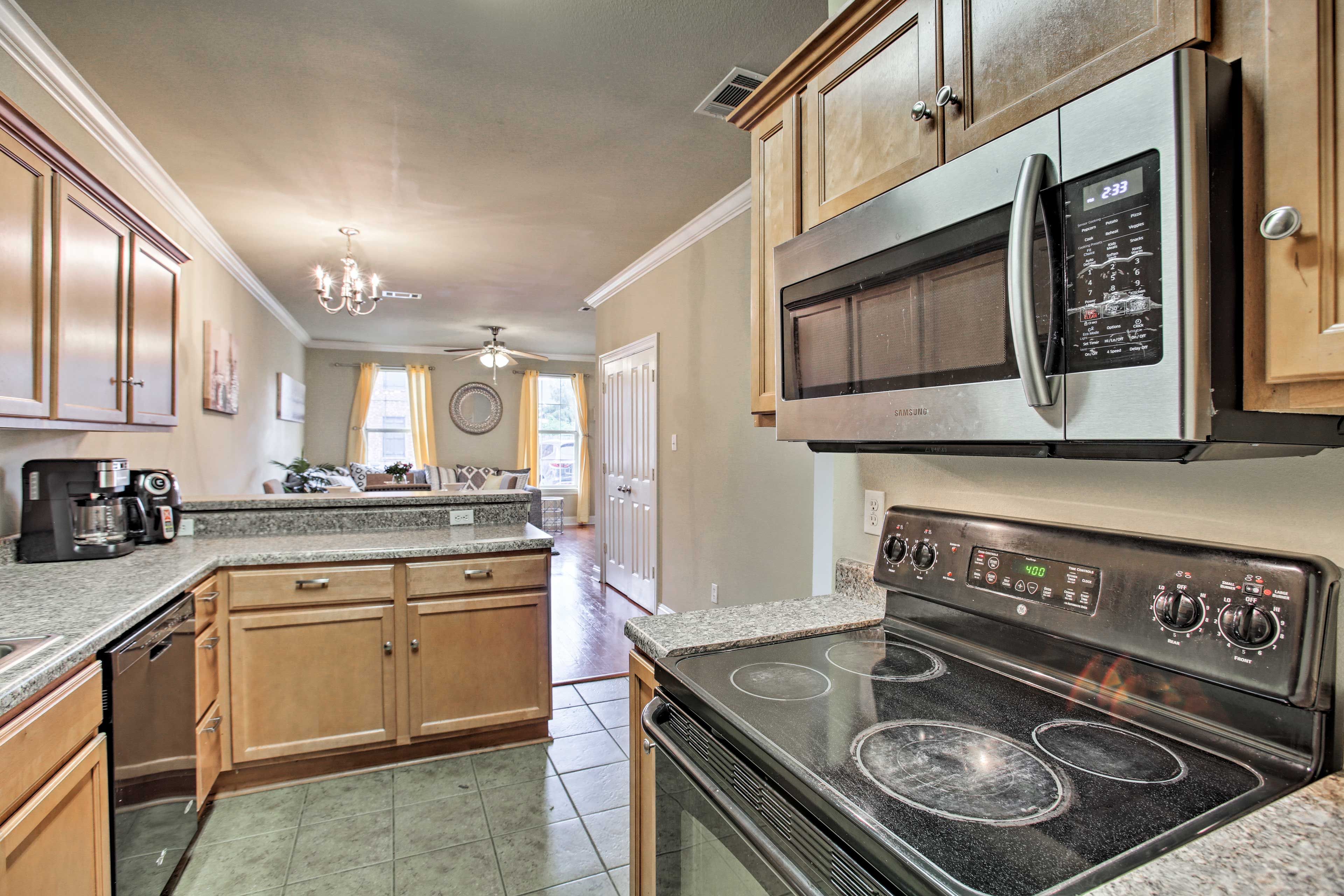 The fully equipped kitchen makes it easy to prepare game-day snacks.