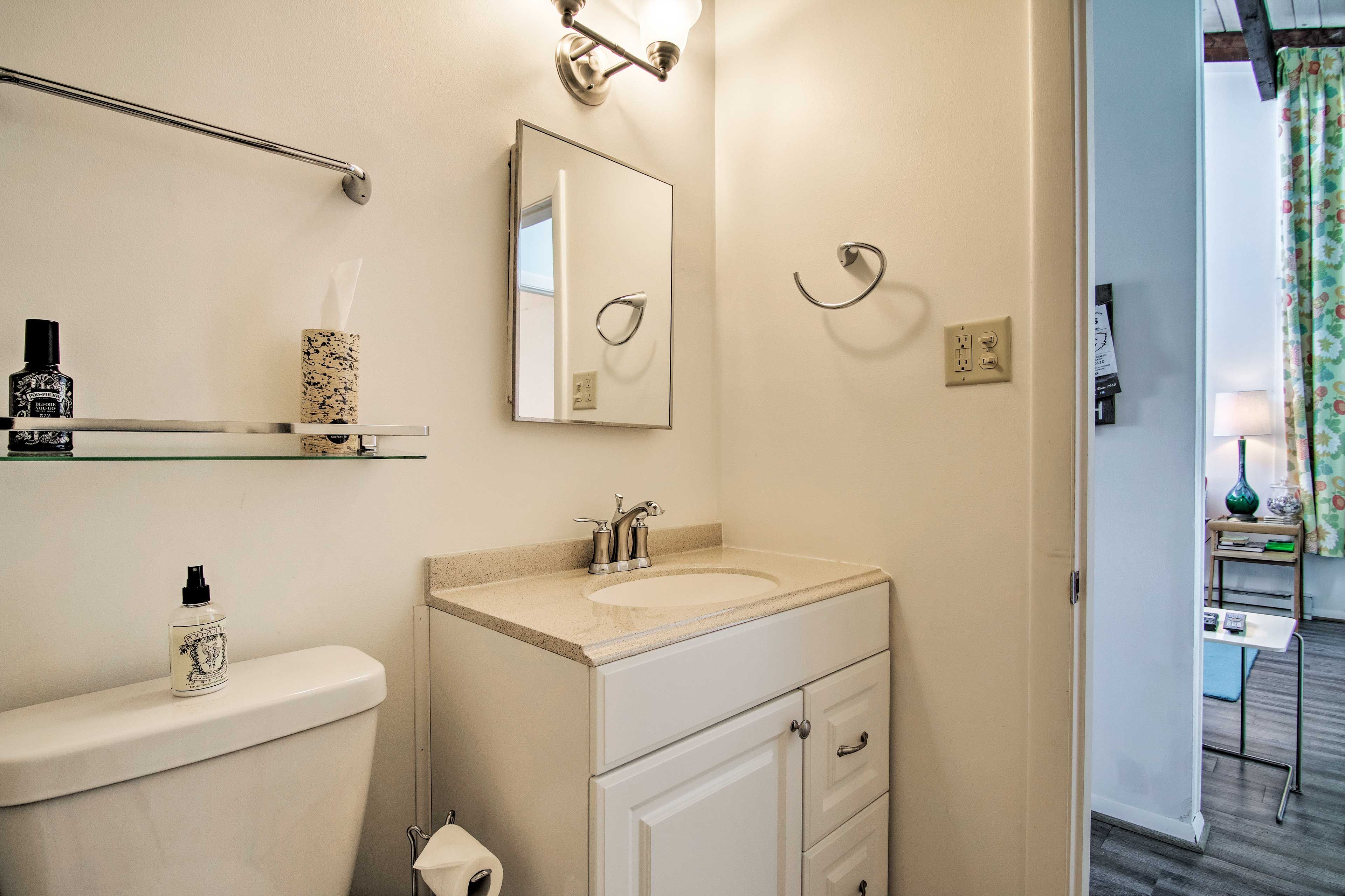 Freshen up in this condo's full bathroom!