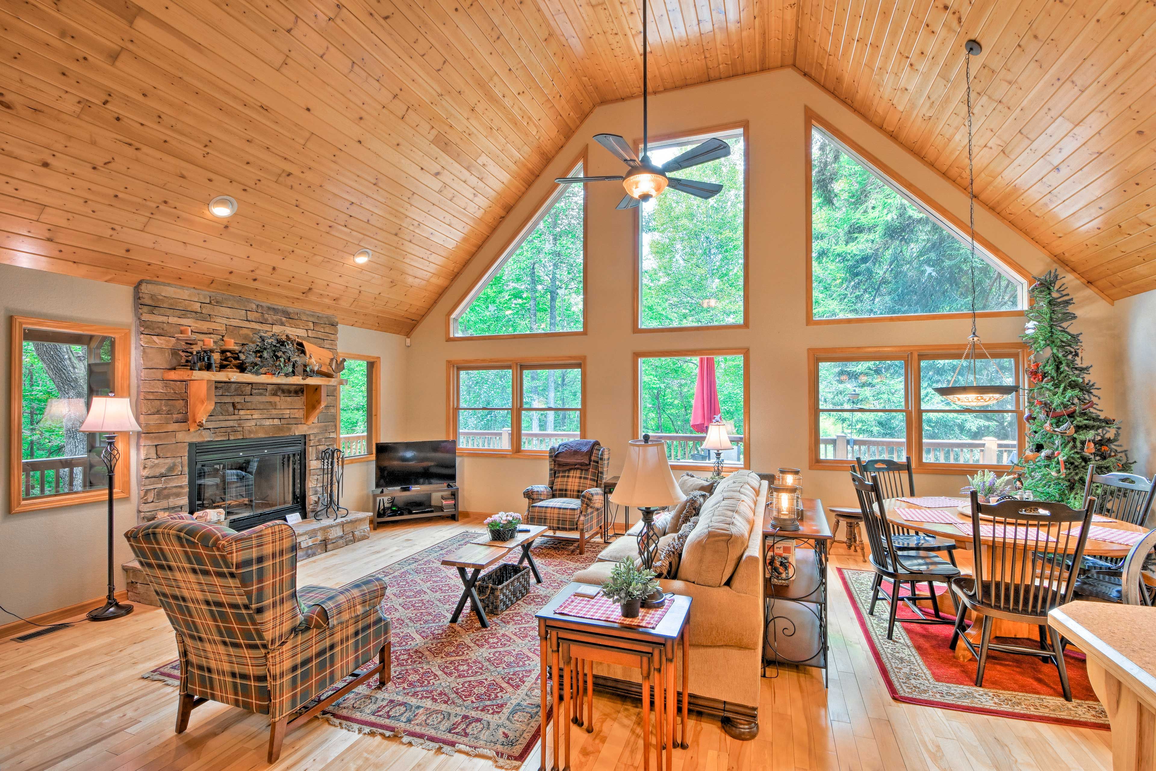 Andrews Vacation Rental | 3BR | 3BA | Stairs Required | 2,426 Sq Ft