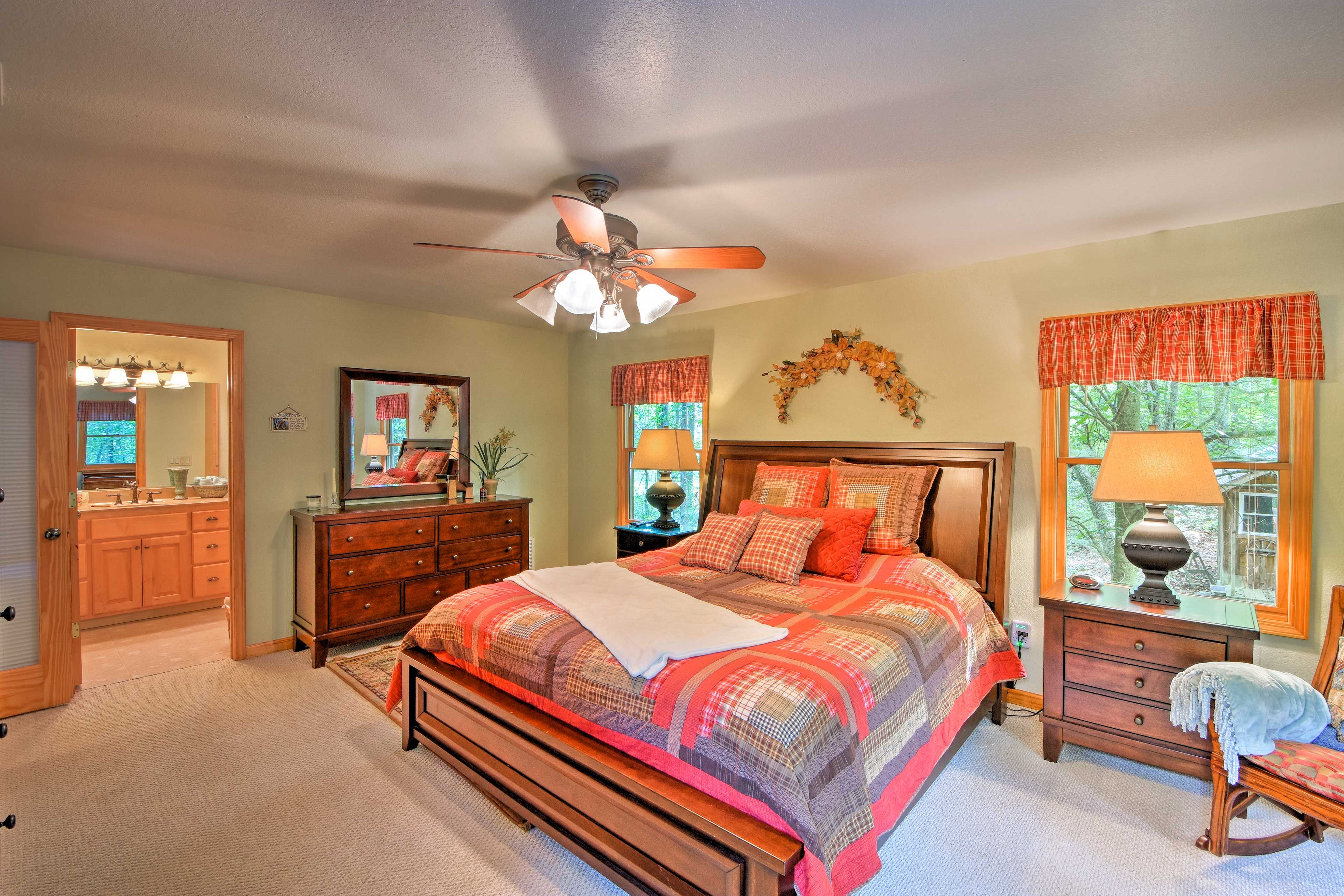 Bedroom 1 | King Bed