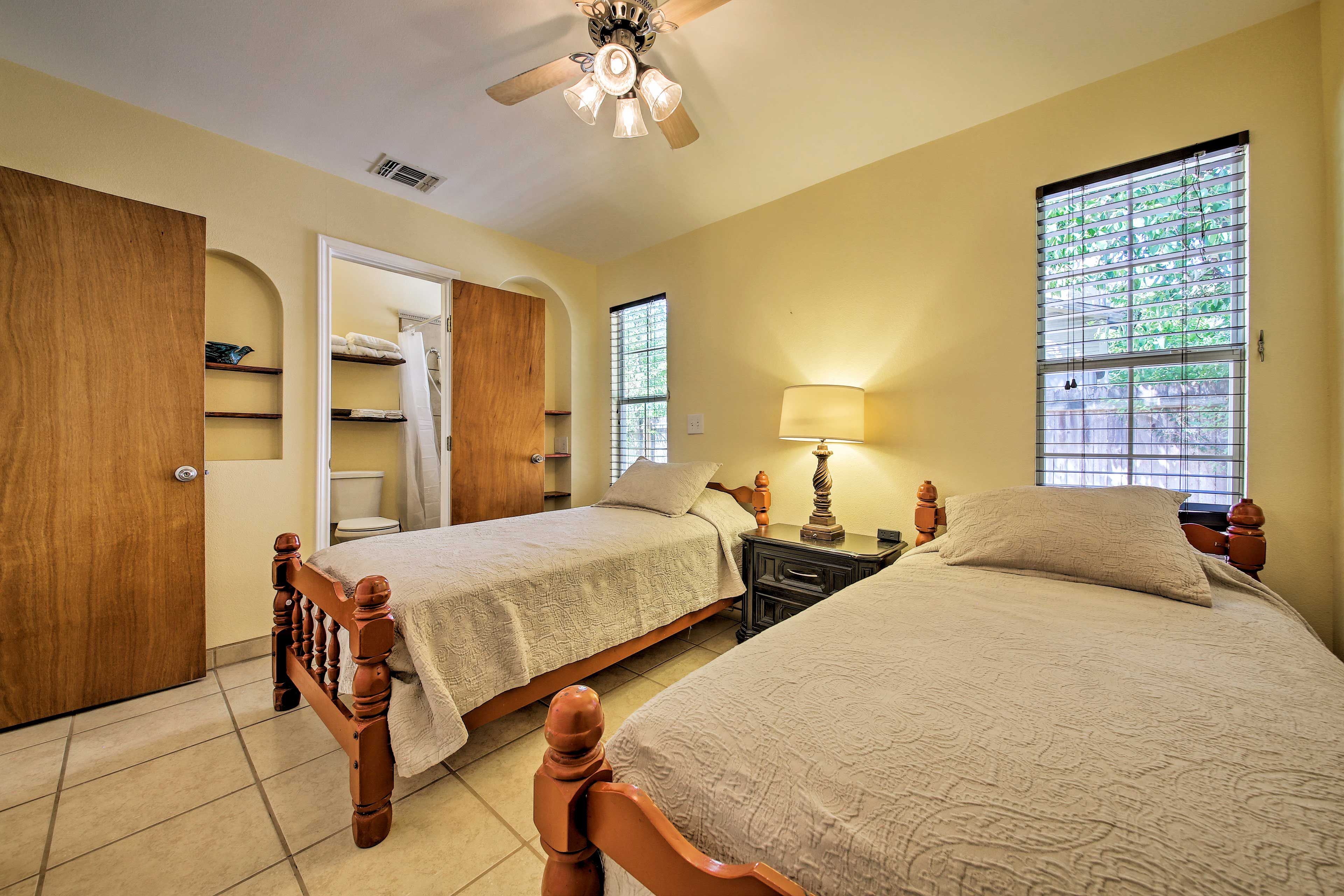Bedroom 3 | 2 Twin Beds