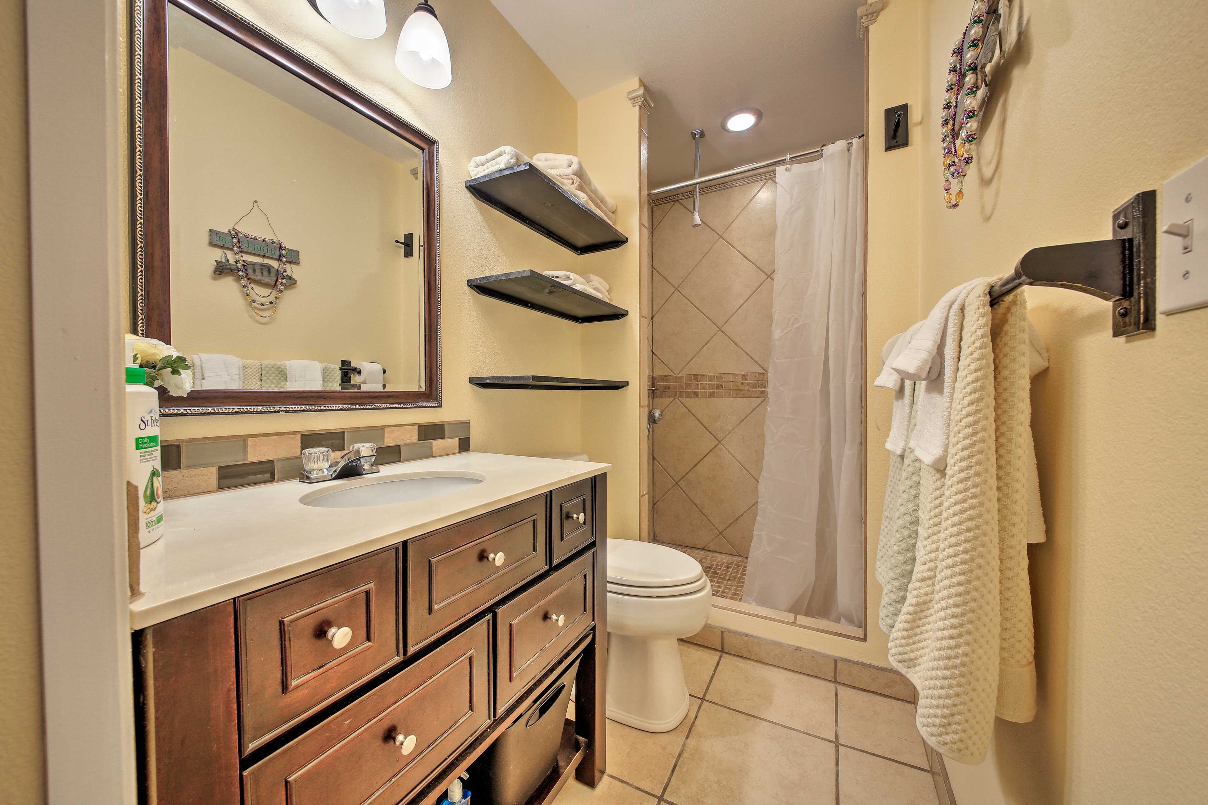 En-Suite Bathroom | Towels Provided