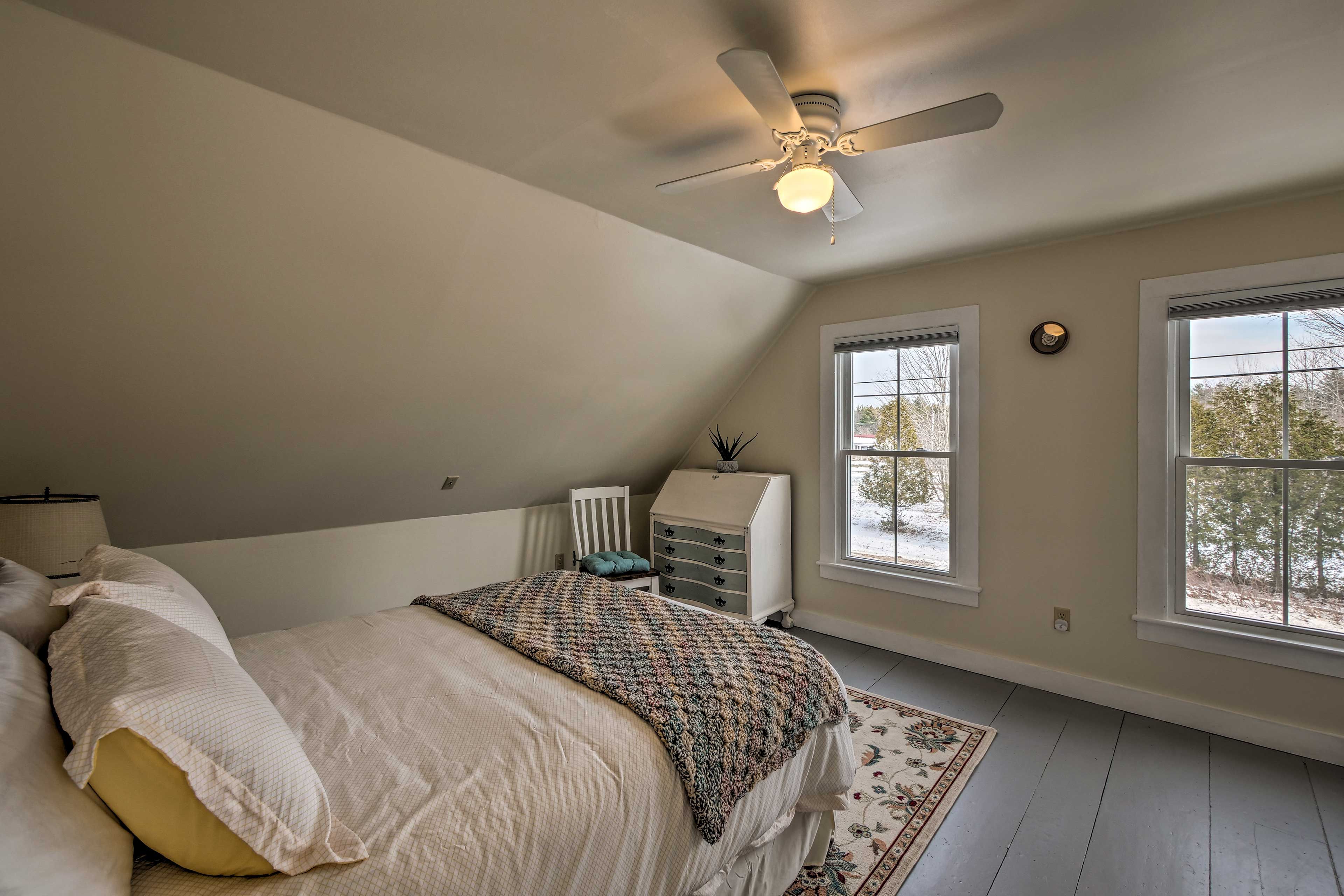 Bedroom 2 | Queen Bed