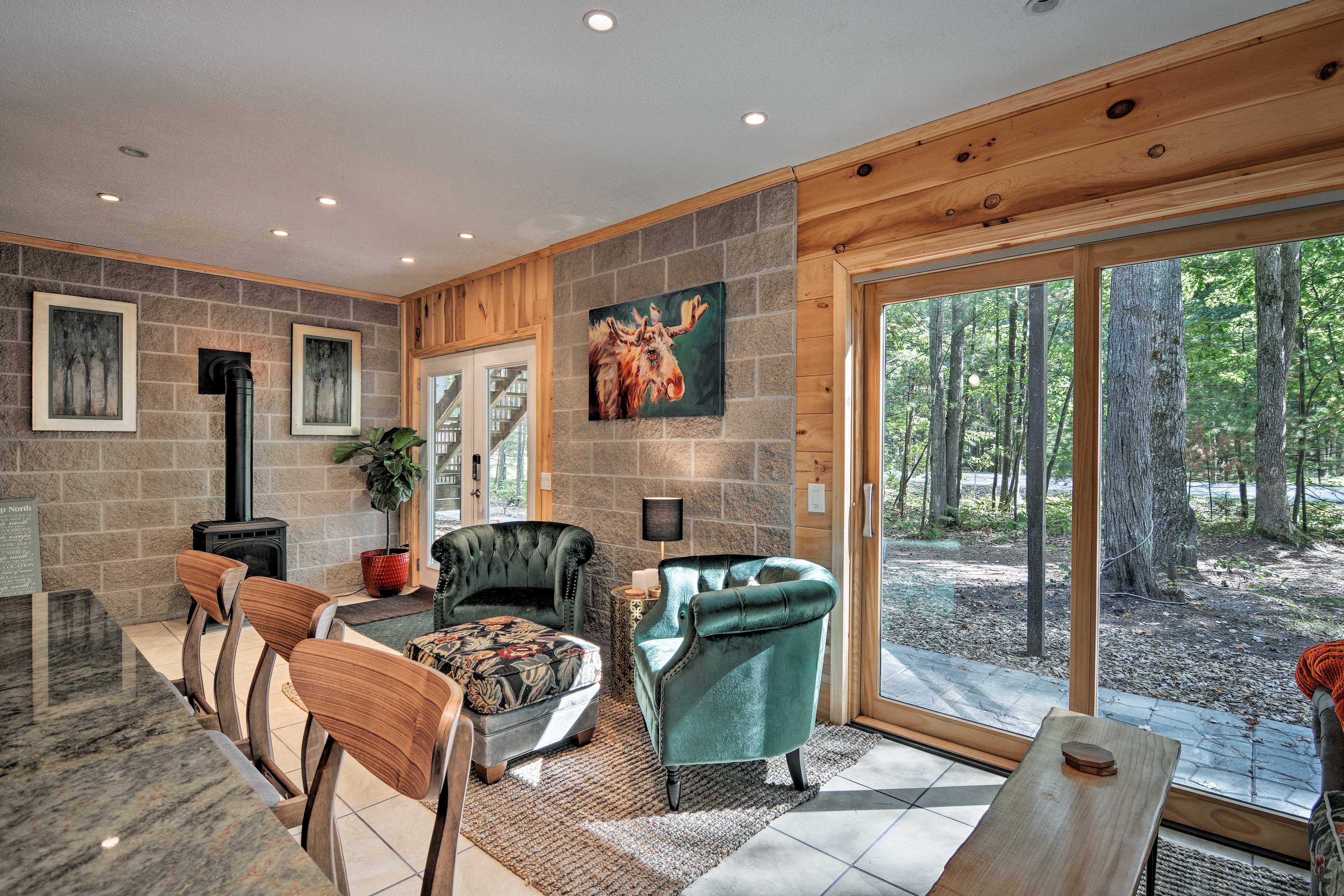 Inside, you'll find 2 bedrooms, 1.5 bathrooms, and all of the comforts of home.
