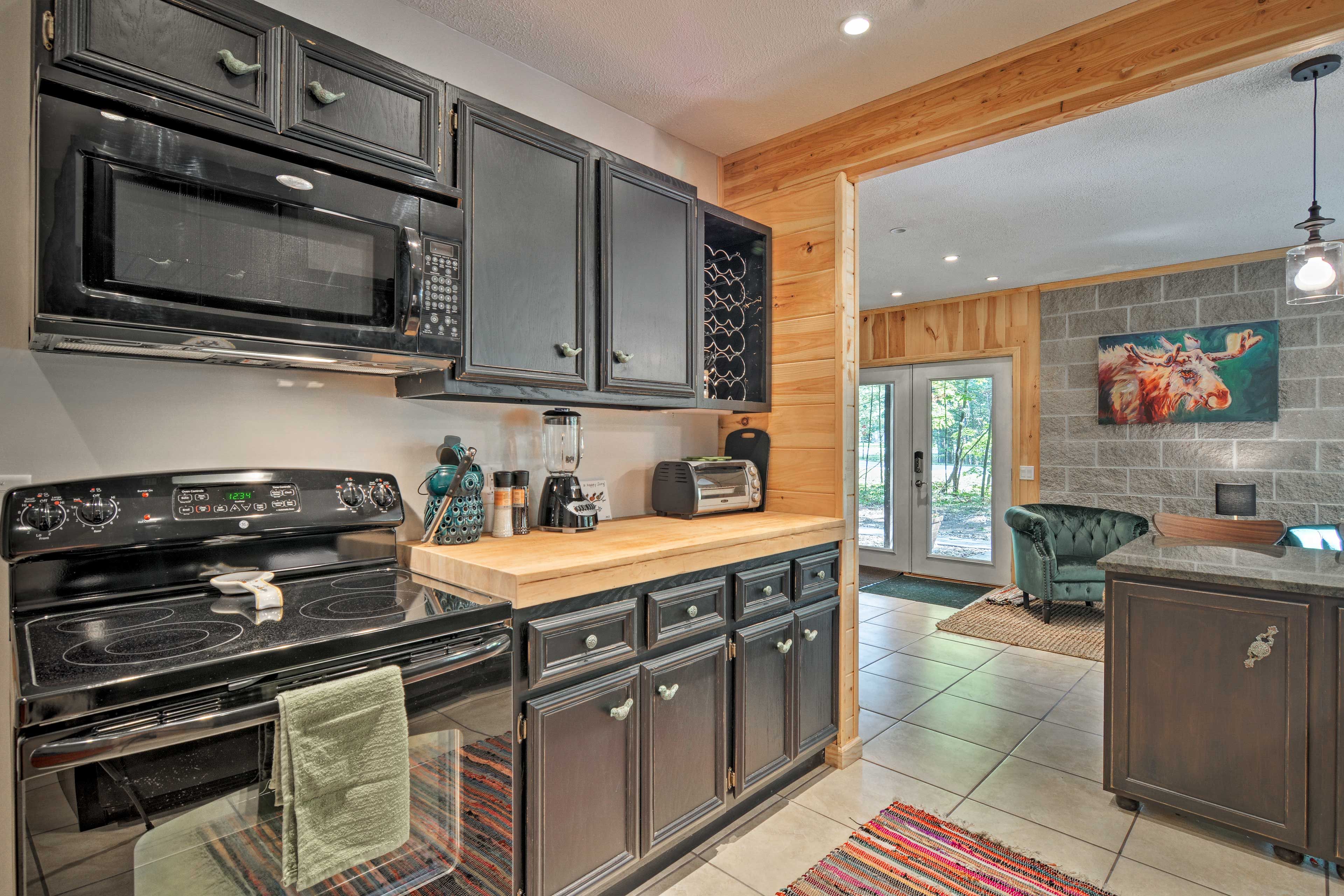 Appliances such as a blender, toaster oven, and drip coffee maker are all here.