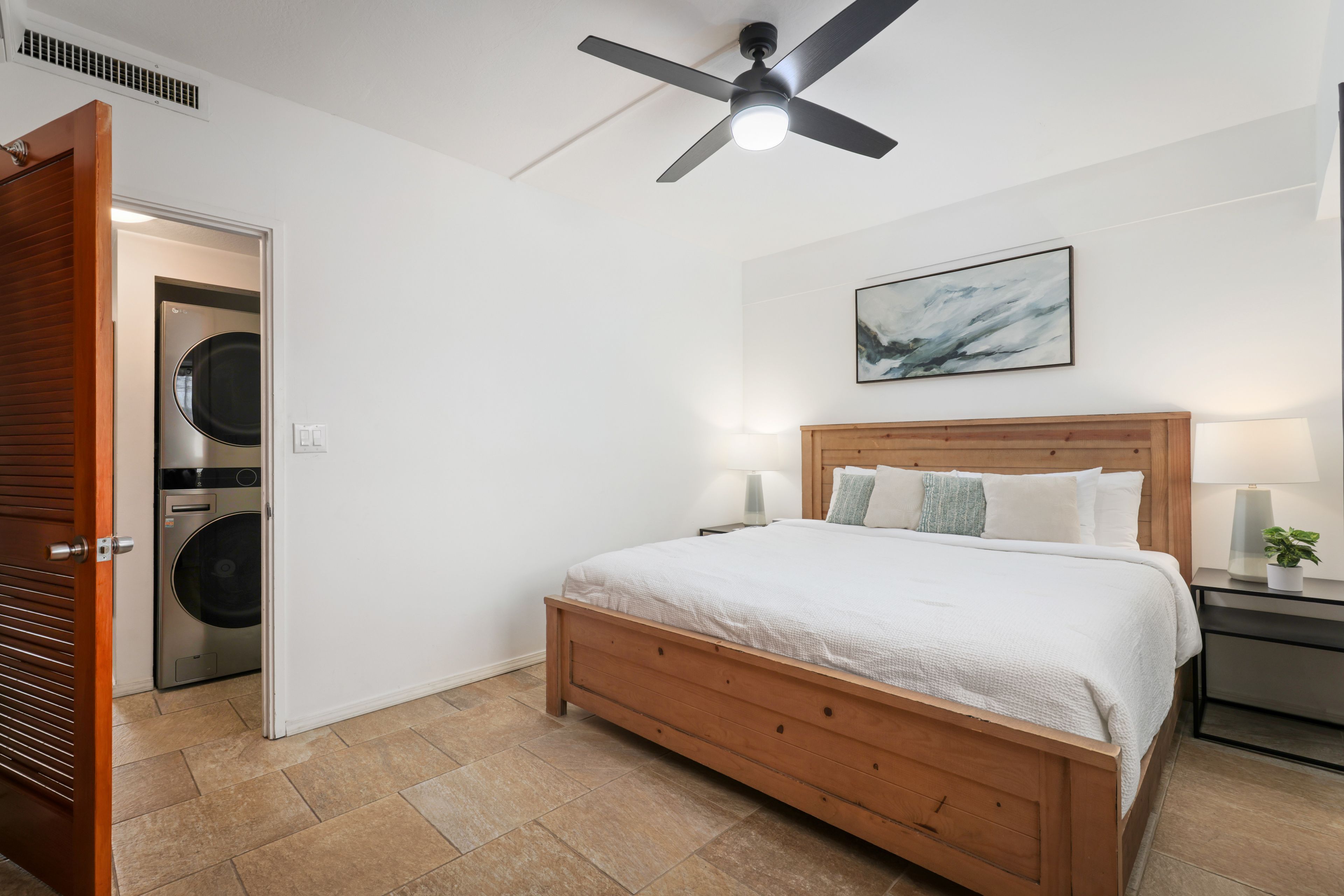Bedroom 1 | King Bed | Linens Provided