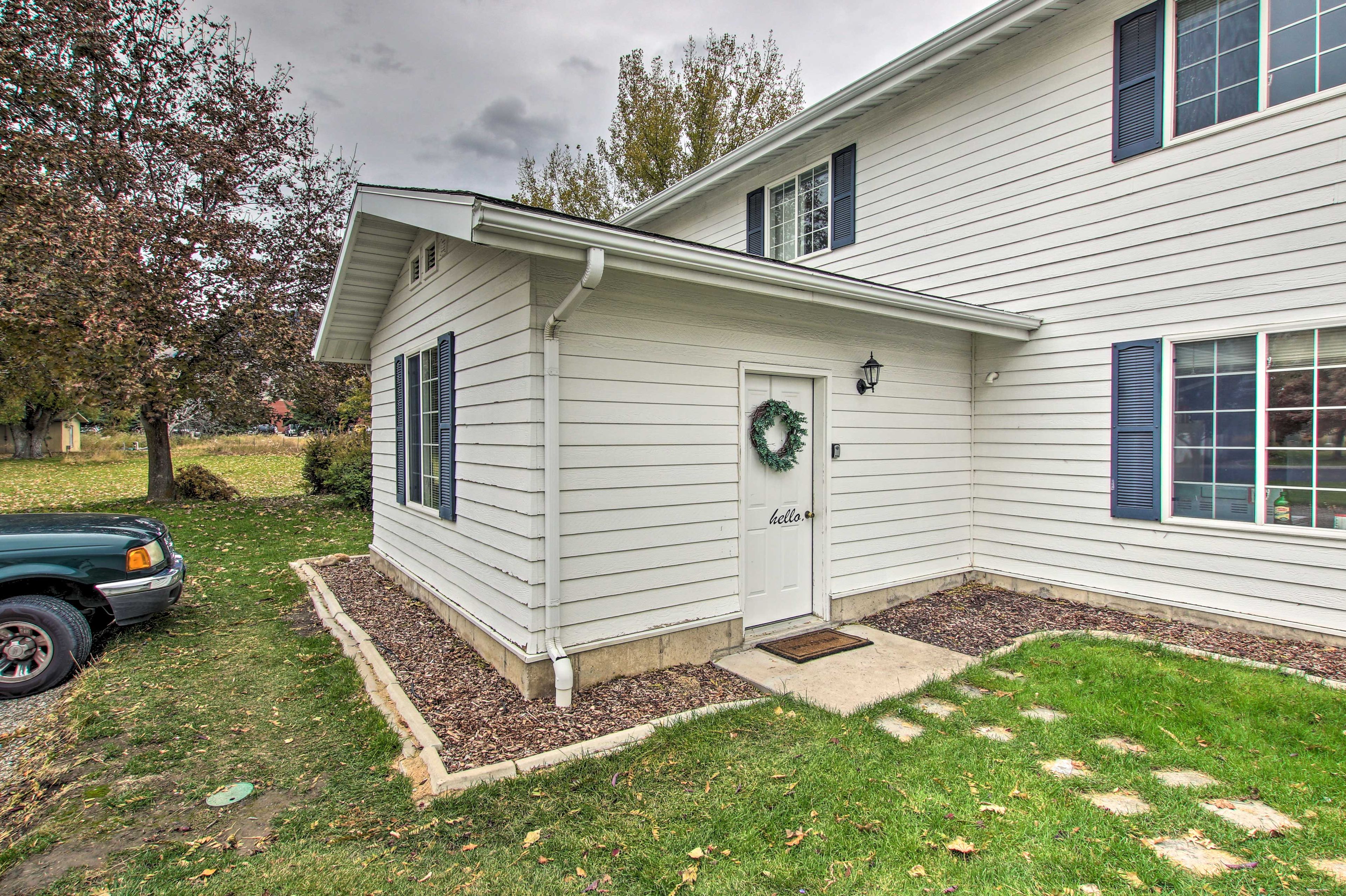 The studio is the perfect size for a small family or 2 travelers.