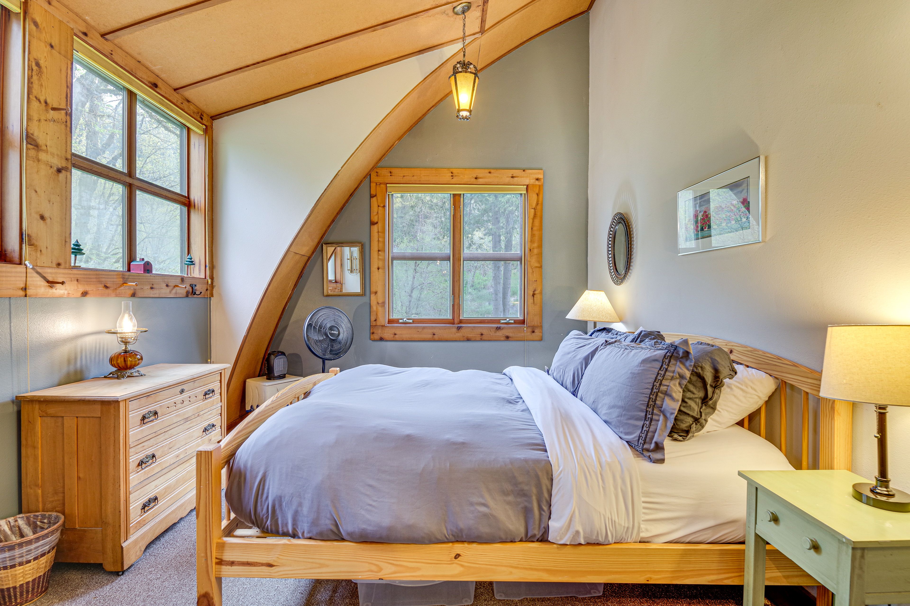 Bedroom 1 | Queen Bed | 2nd Floor