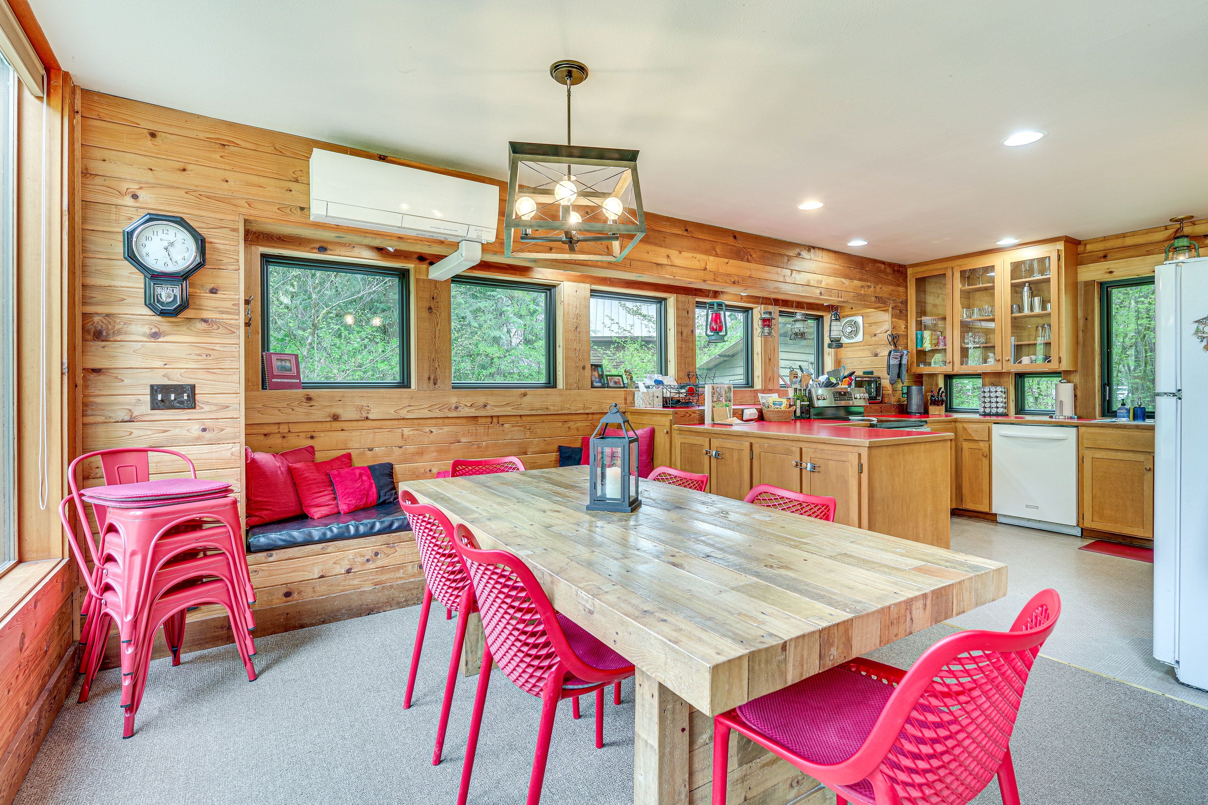 Dining Area | Dishware & Flatware Provided | 1st Floor