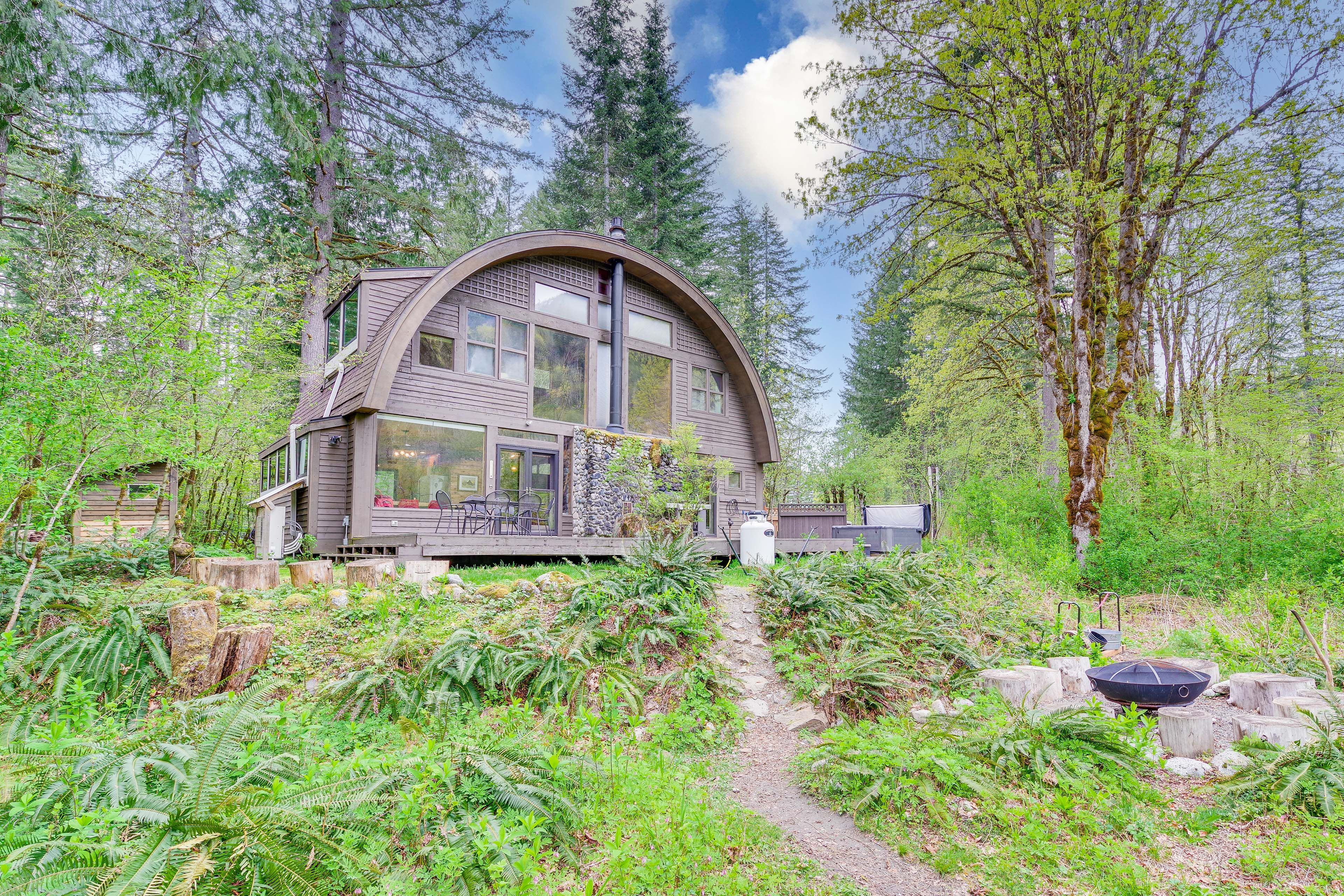 Skykomish Vacation Rental | 2BR | 2BA | 1,500 Sq Ft | Stairs Required