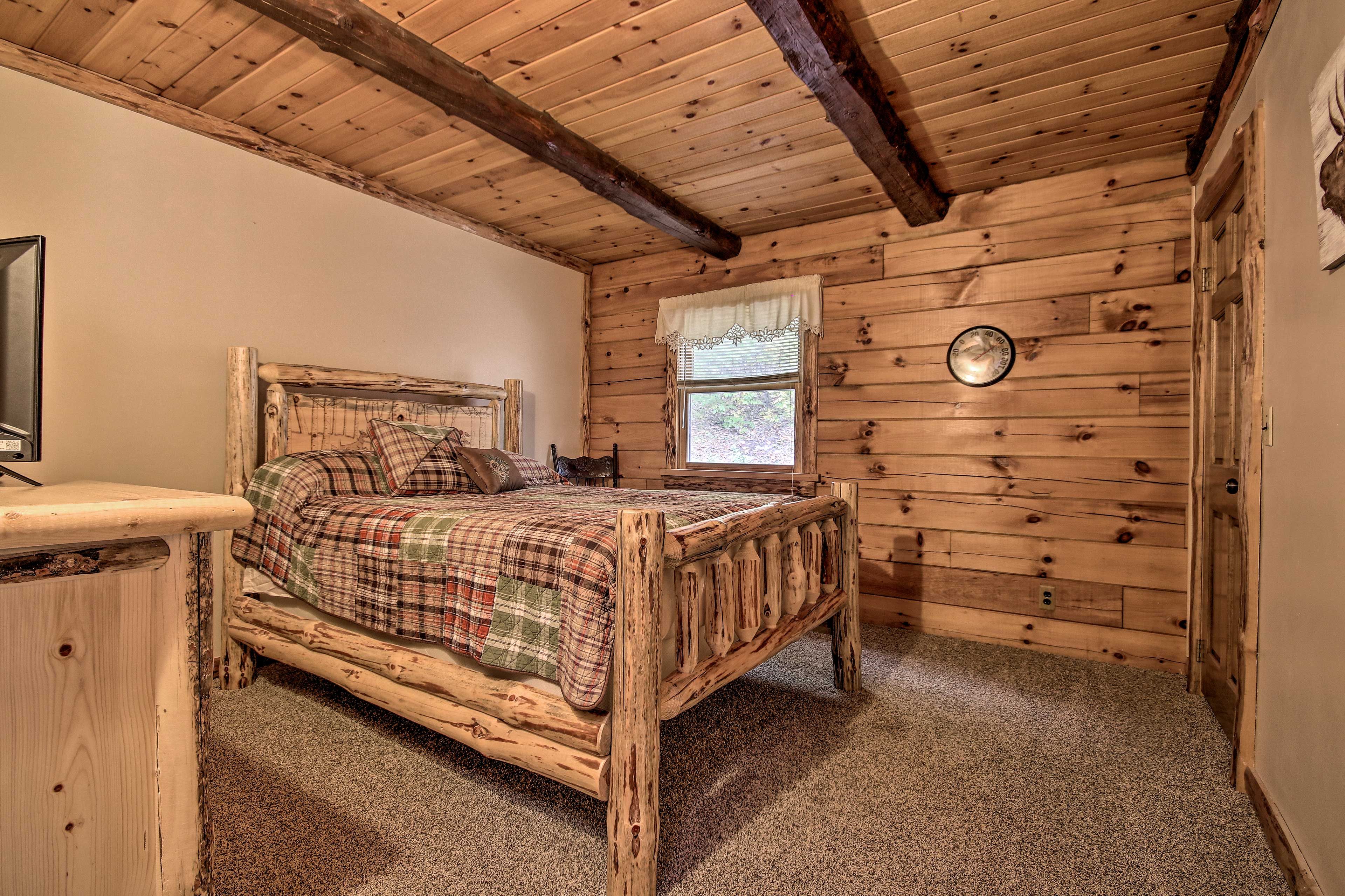 Bedroom 2 | Queen Bed | Linens Provided