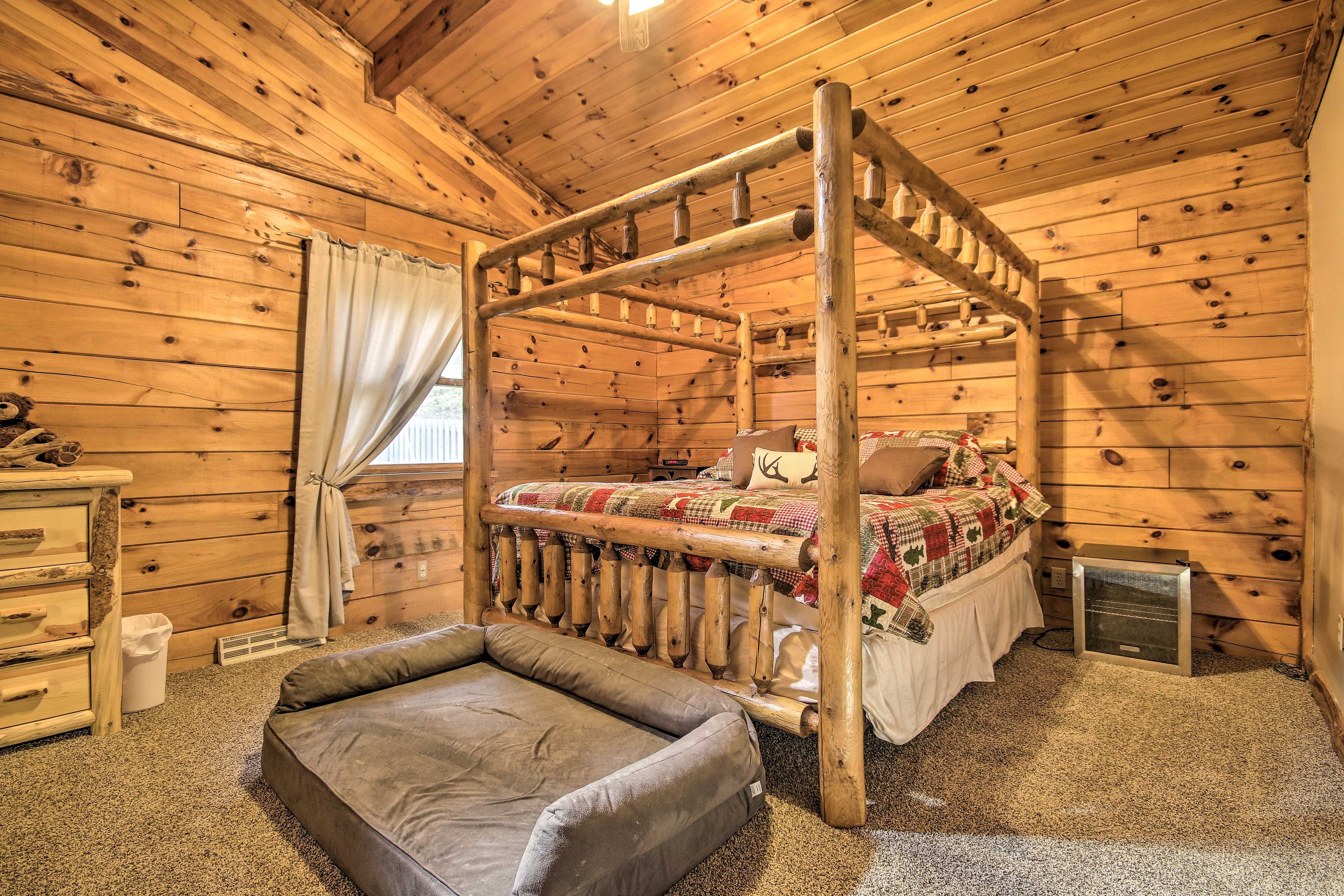 Bedroom 1 | King Bed