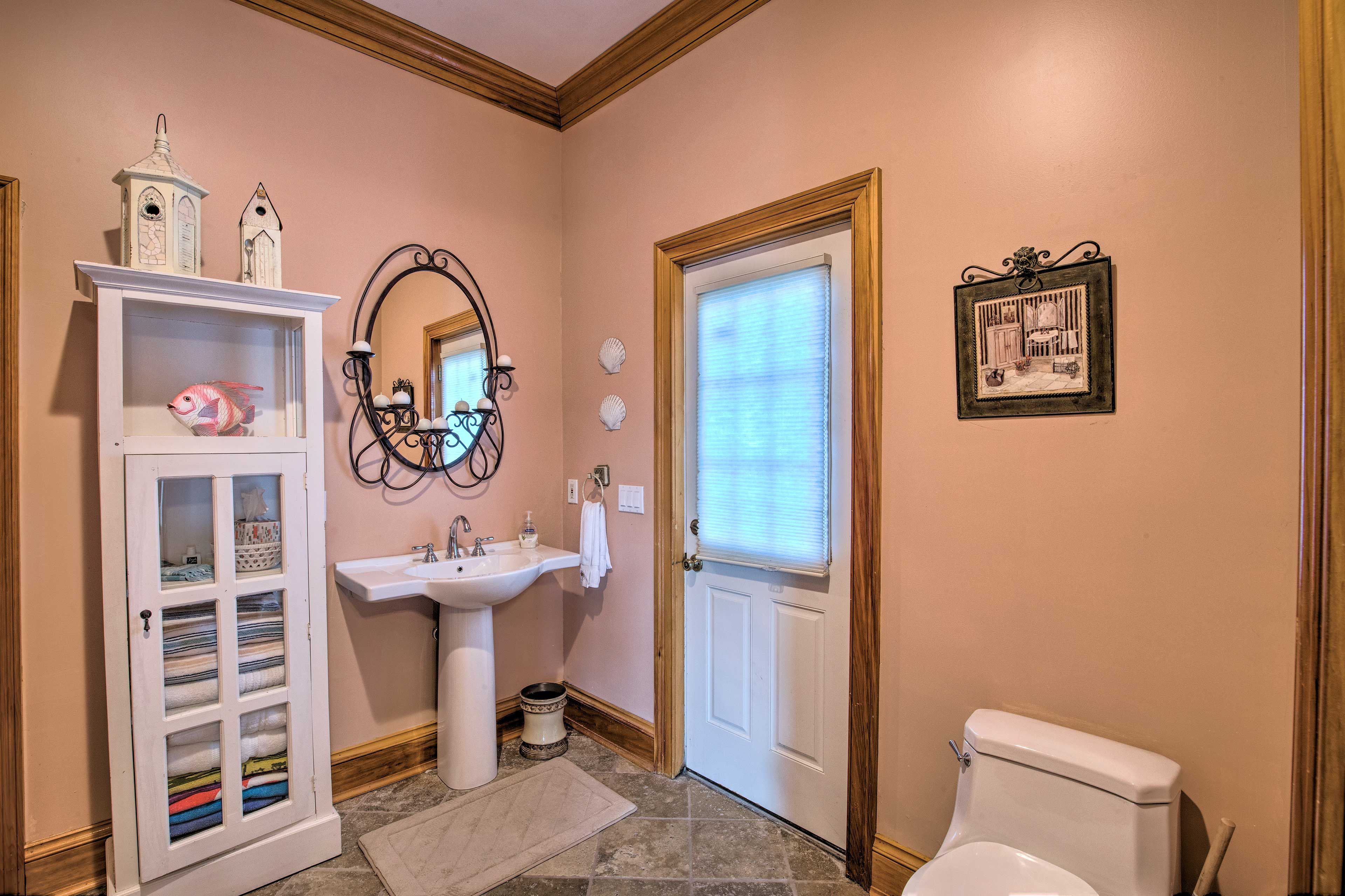 Full Bathroom
