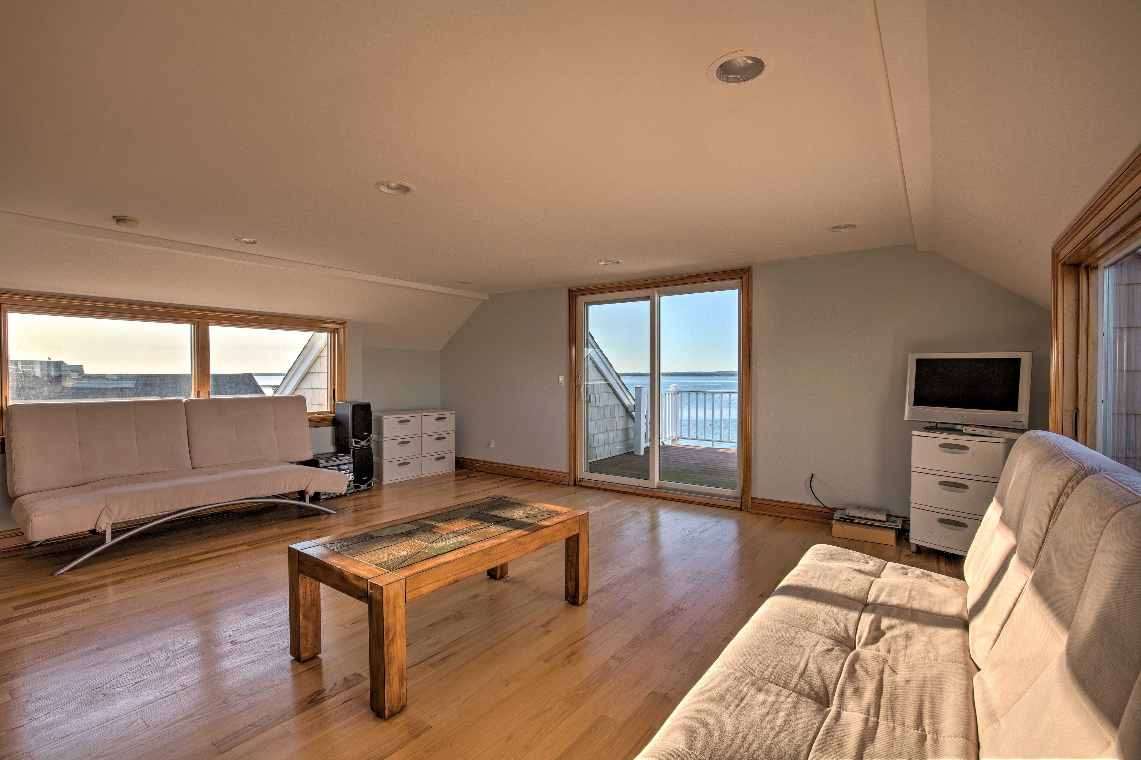 Loft | Private Balcony w/ Ocean Views