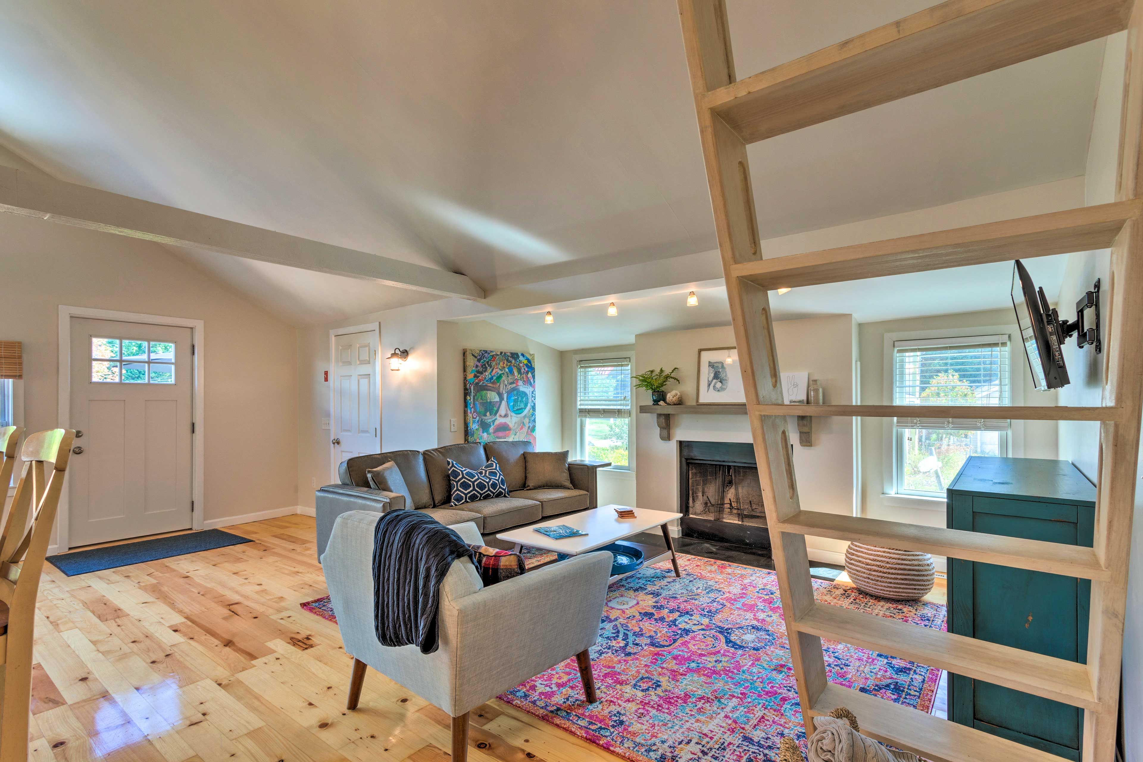 High ceilings open the living space.