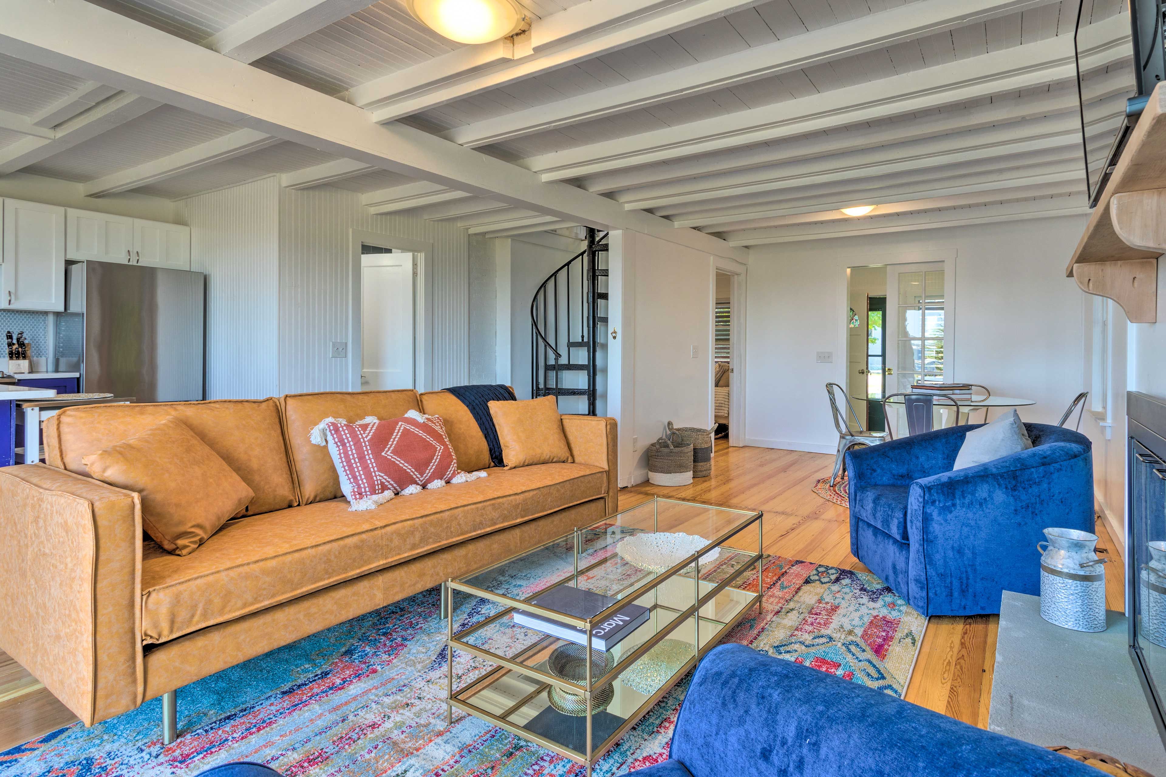 Living Room | Free WiFi