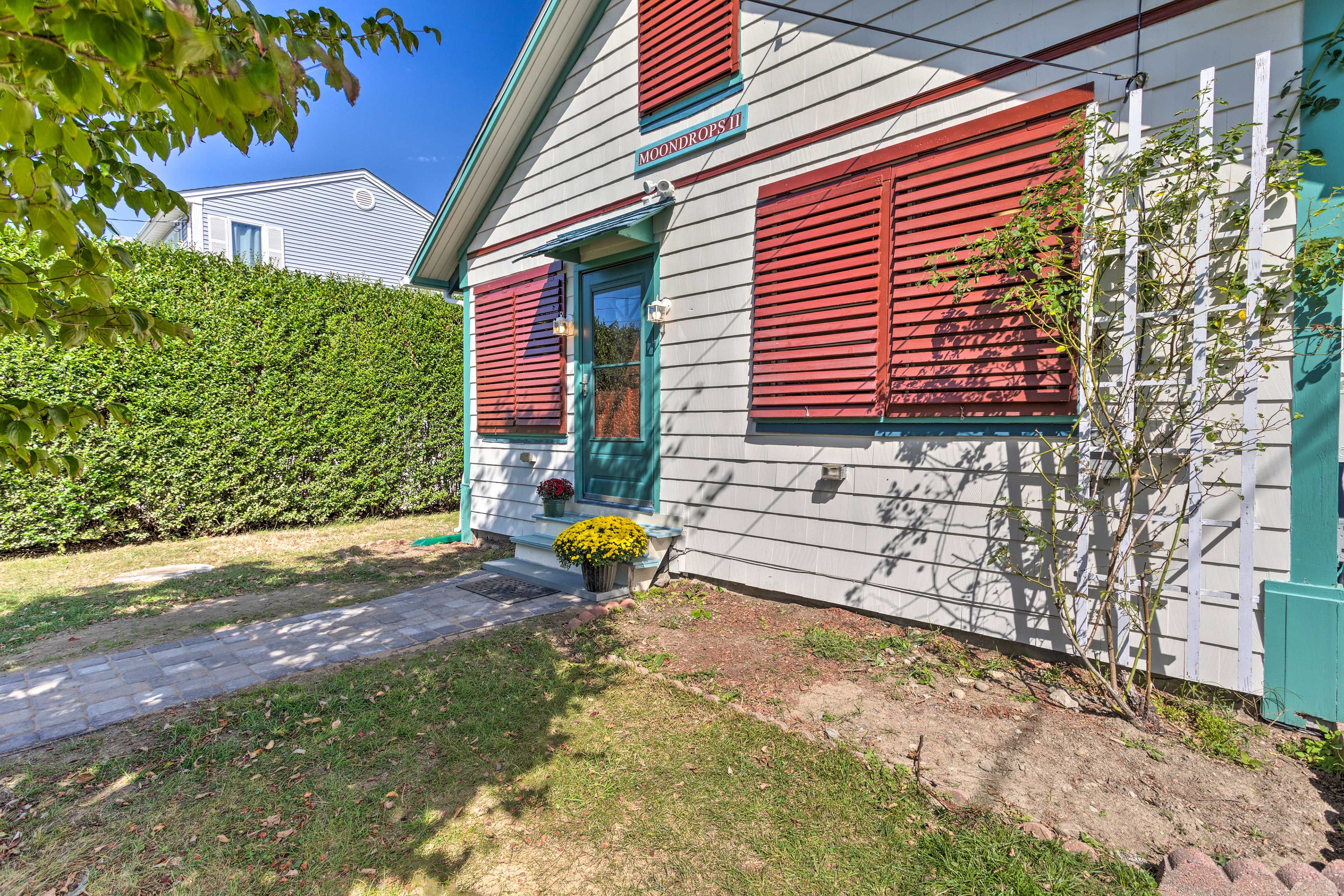 Front Entrance | Moondrops II