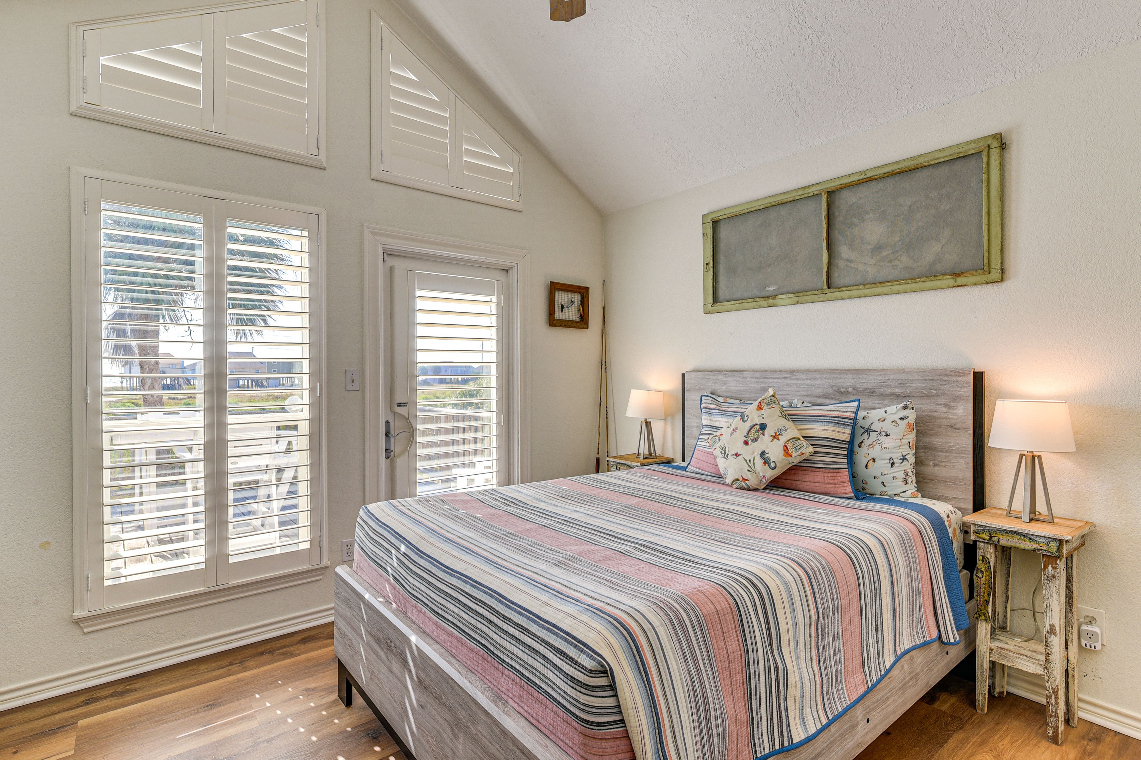 Bedroom 1 | Queen Bed | Linens Provided