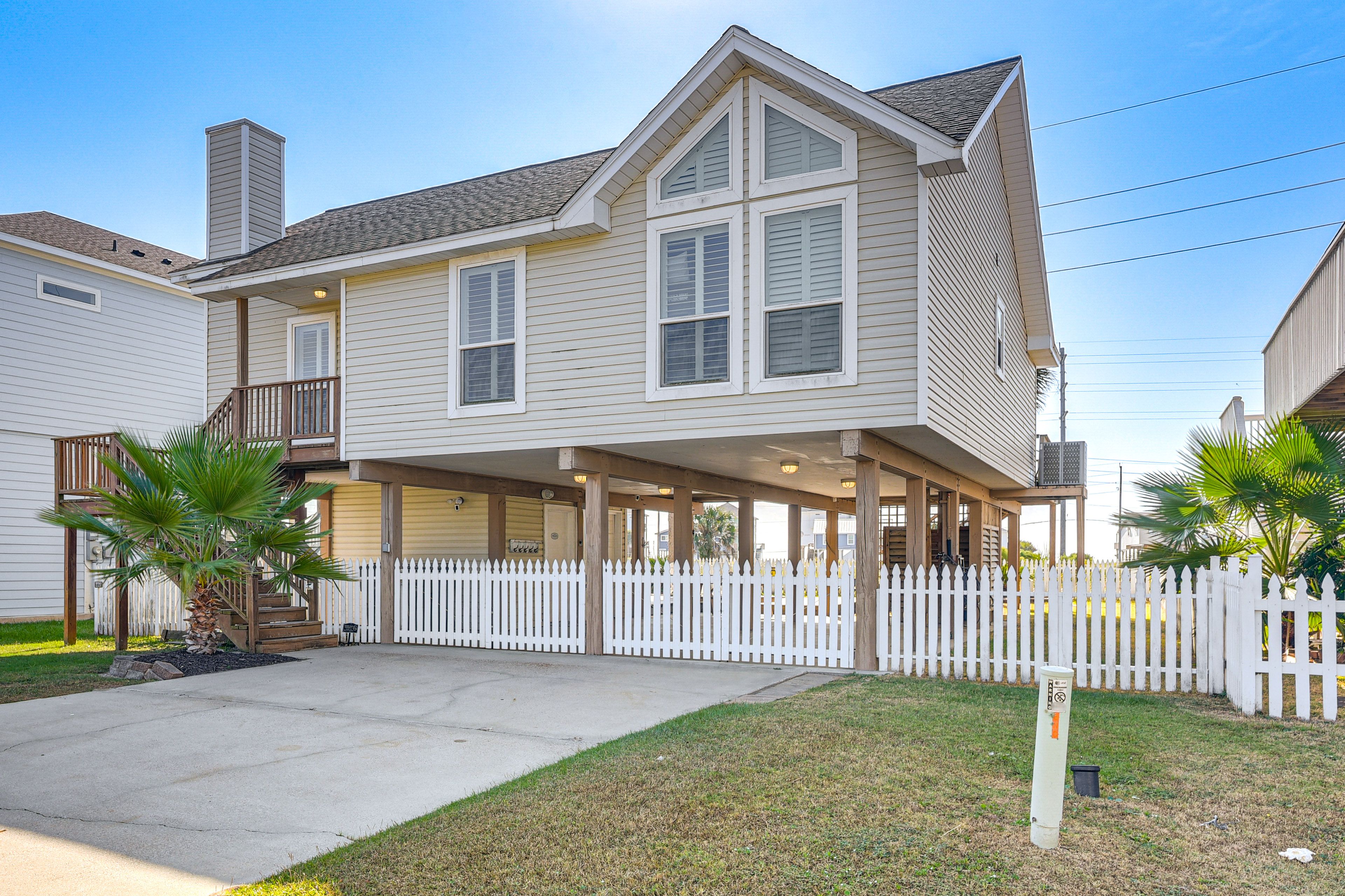 Parking | Driveway (4 Vehicles)