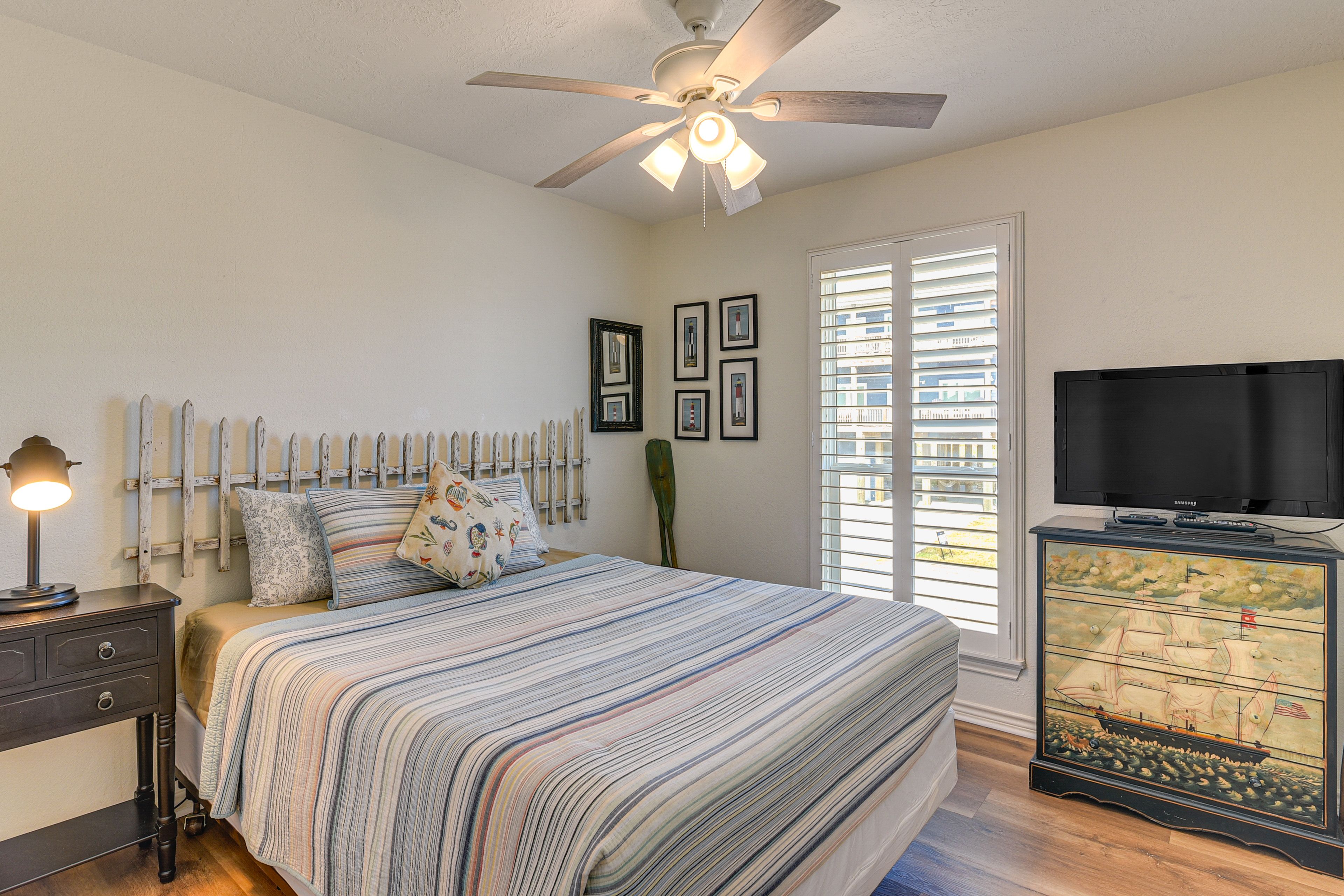 Bedroom 2 | Queen Bed